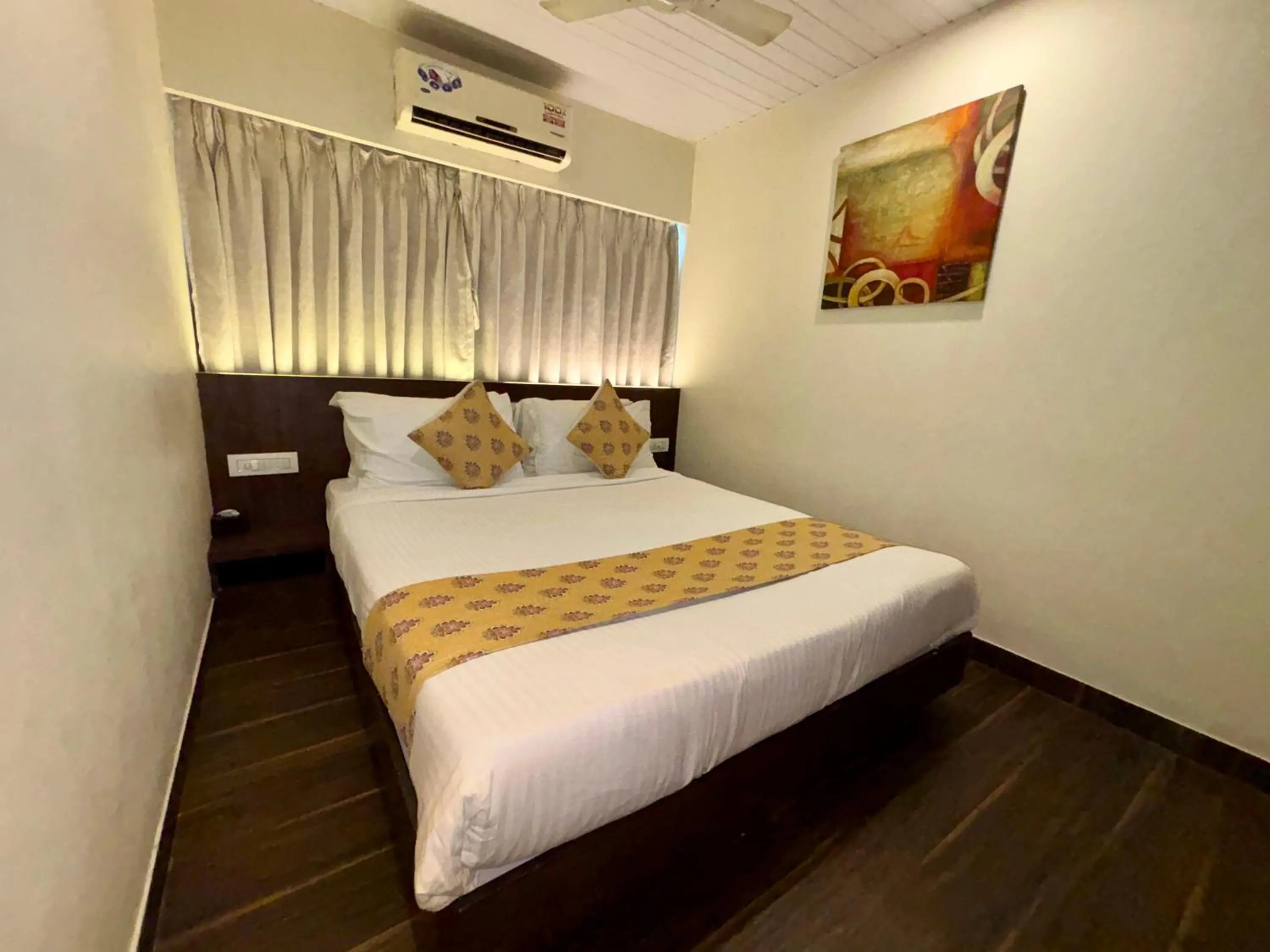 Bed in Hotel Sai Residency