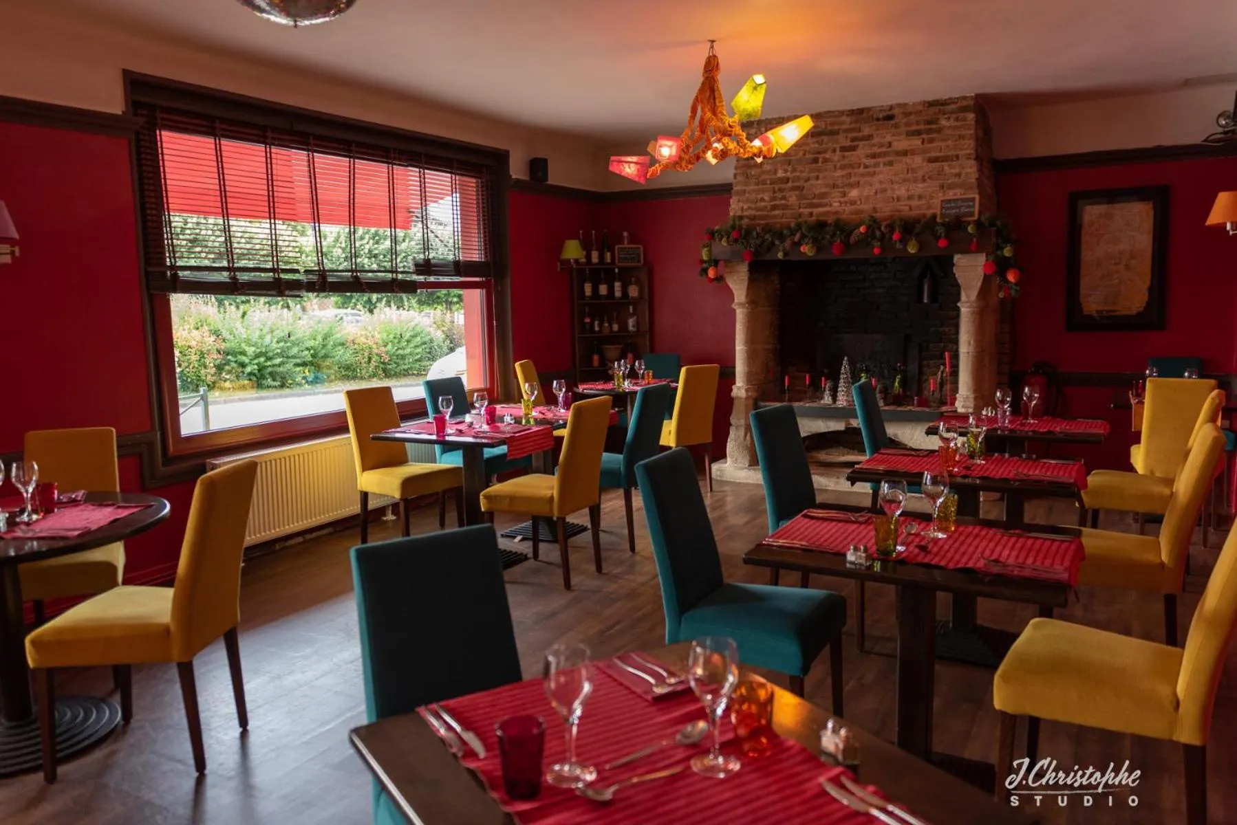 Restaurant/places to eat in Logis - Hotel & Restaurant La Corne d 'Abondance