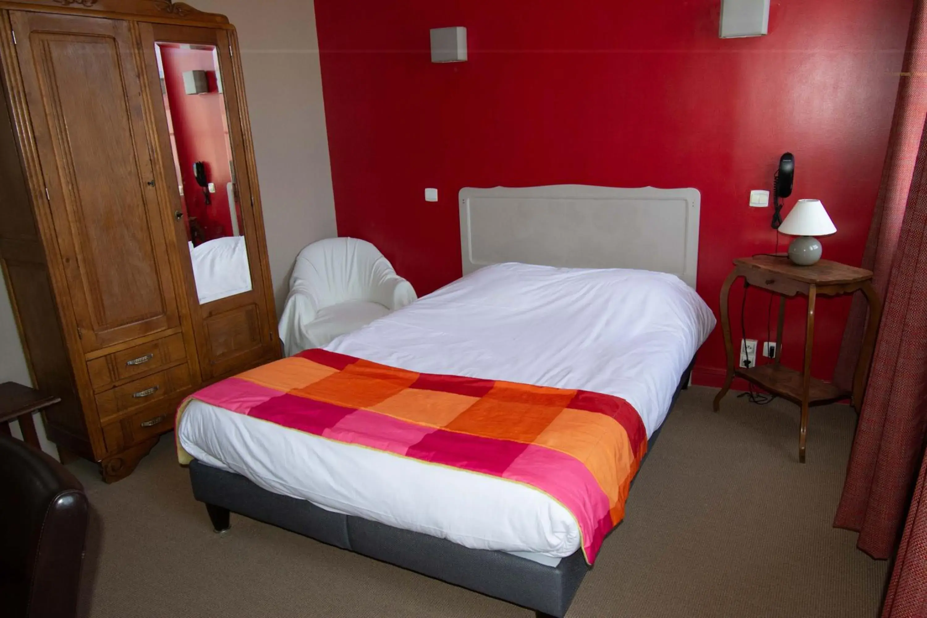 Double Room in Logis - Hotel & Restaurant La Corne d 'Abondance Double Room in Logis - Hotel & Restaurant La Corne d 'Abondance