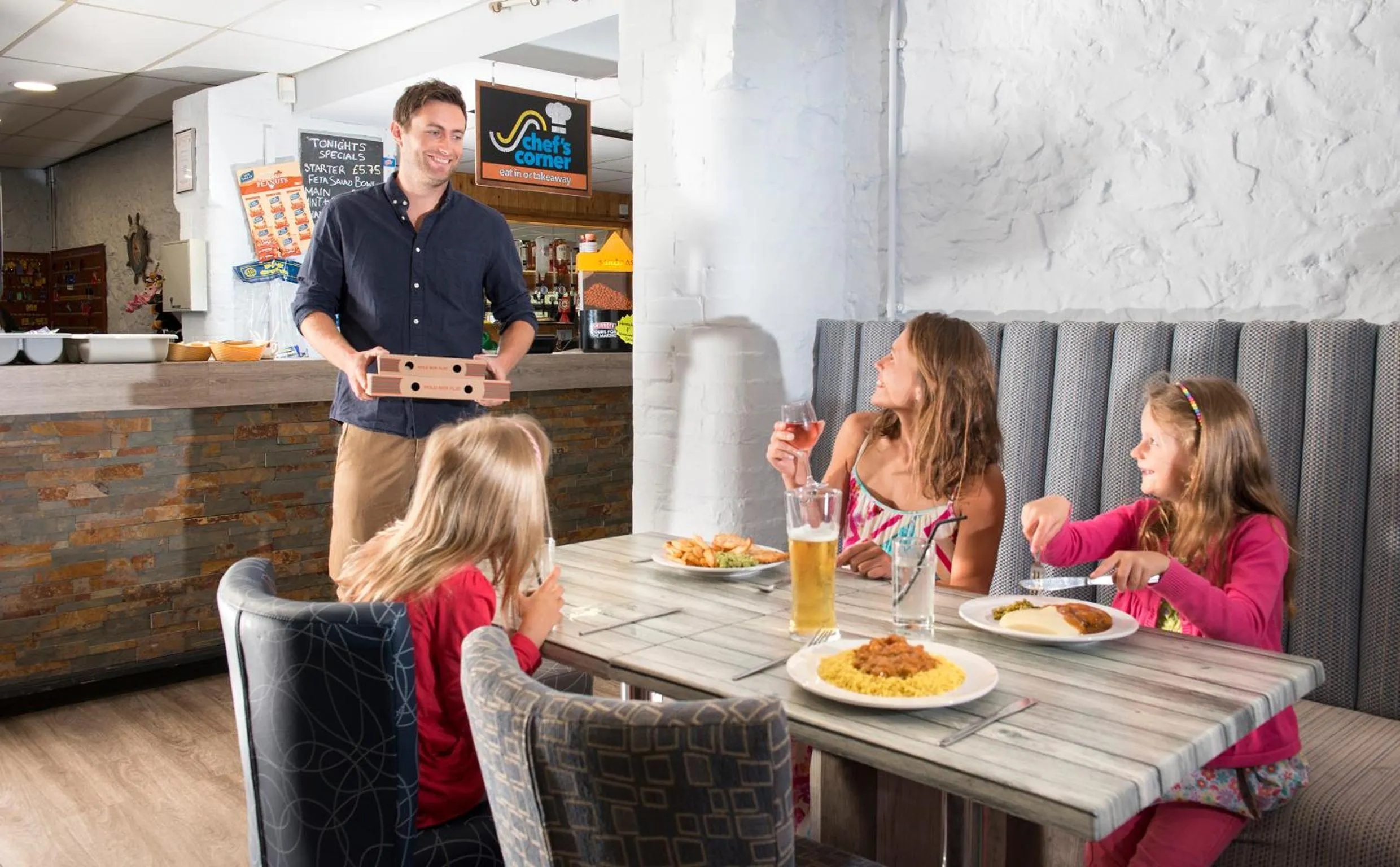 Restaurant/places to eat in Widemouth Bay Caravan Park