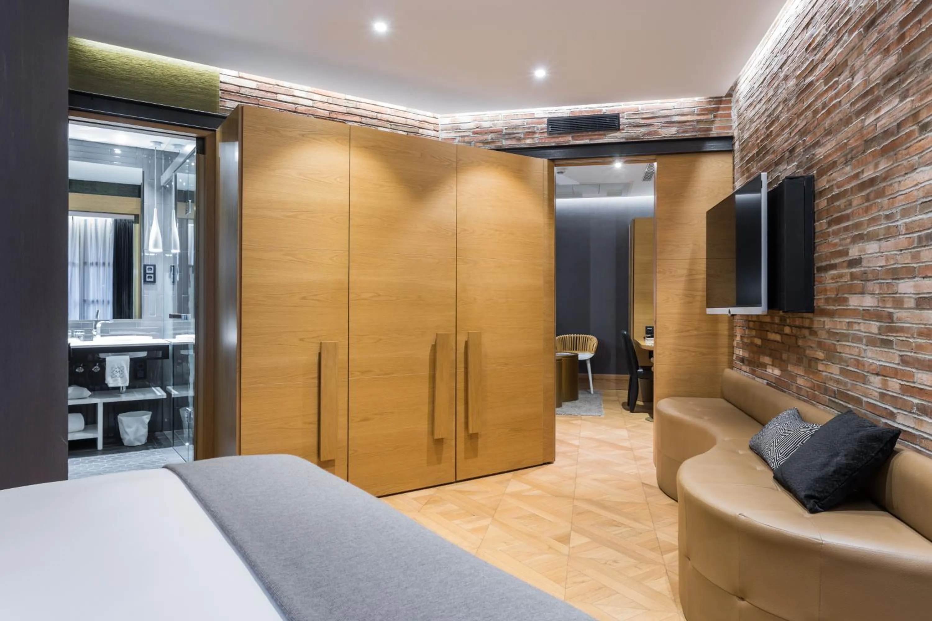 Photo of the whole room in Monument Hotel