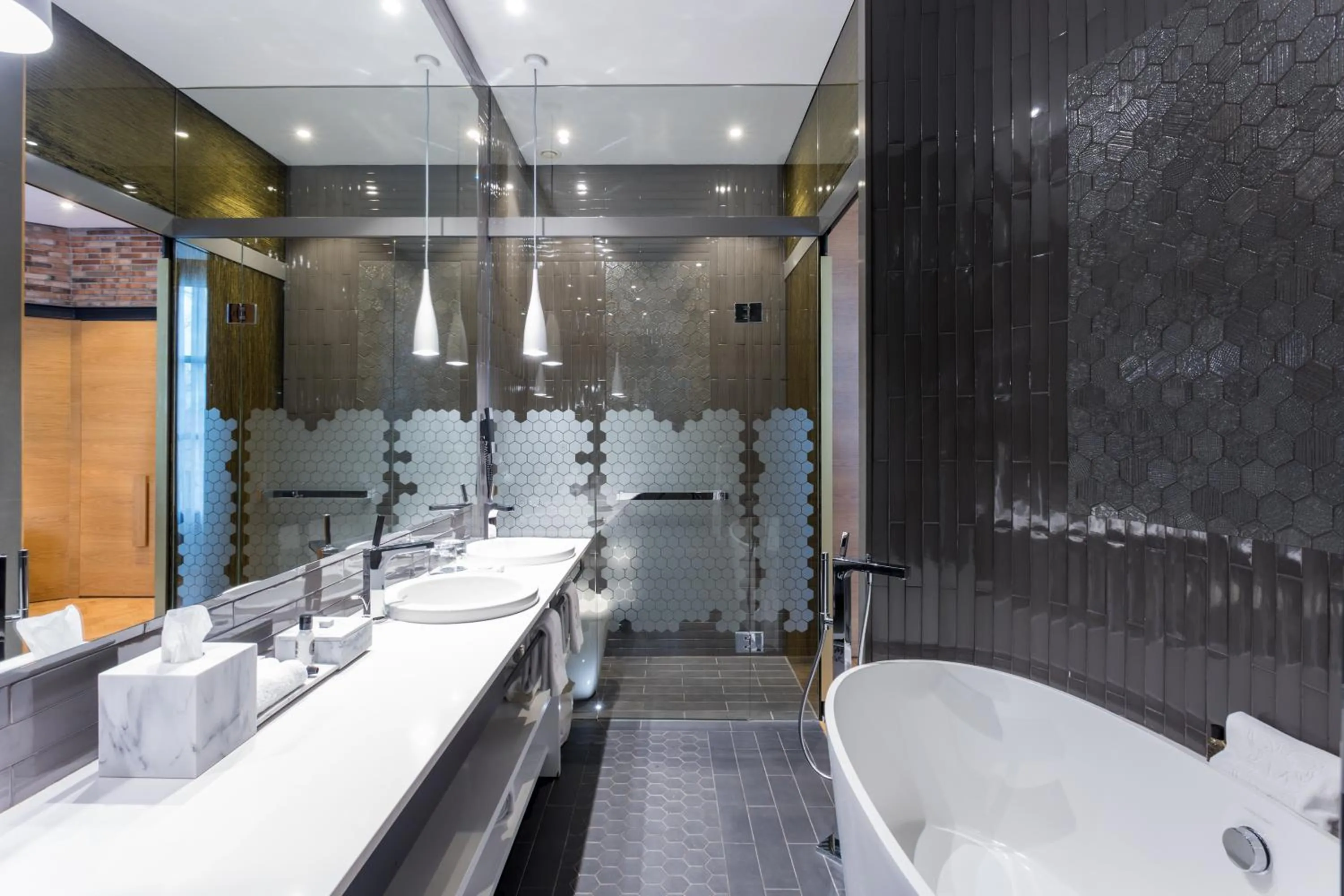 Shower in Monument Hotel