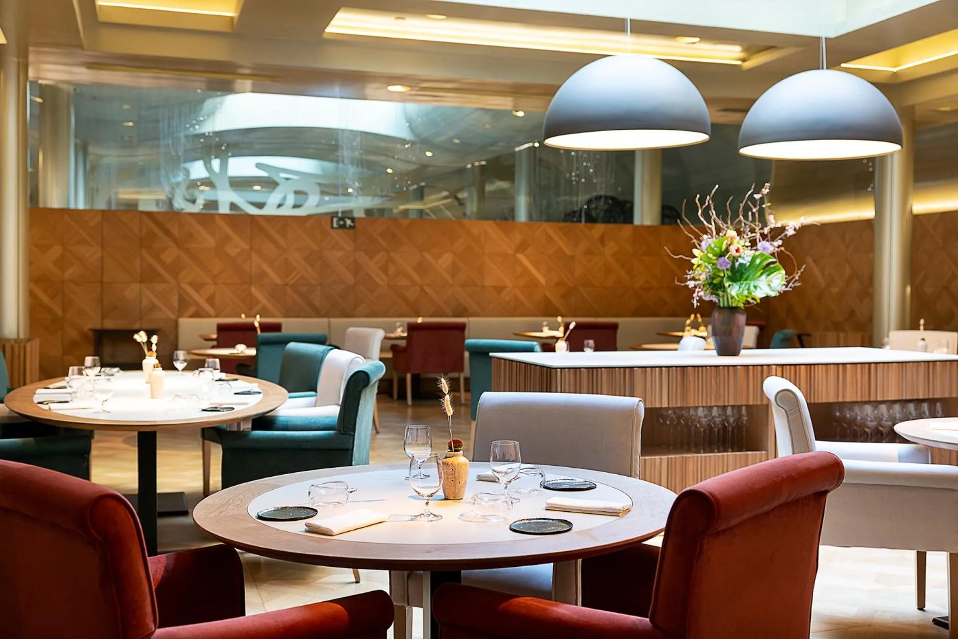 Restaurant/places to eat in Monument Hotel