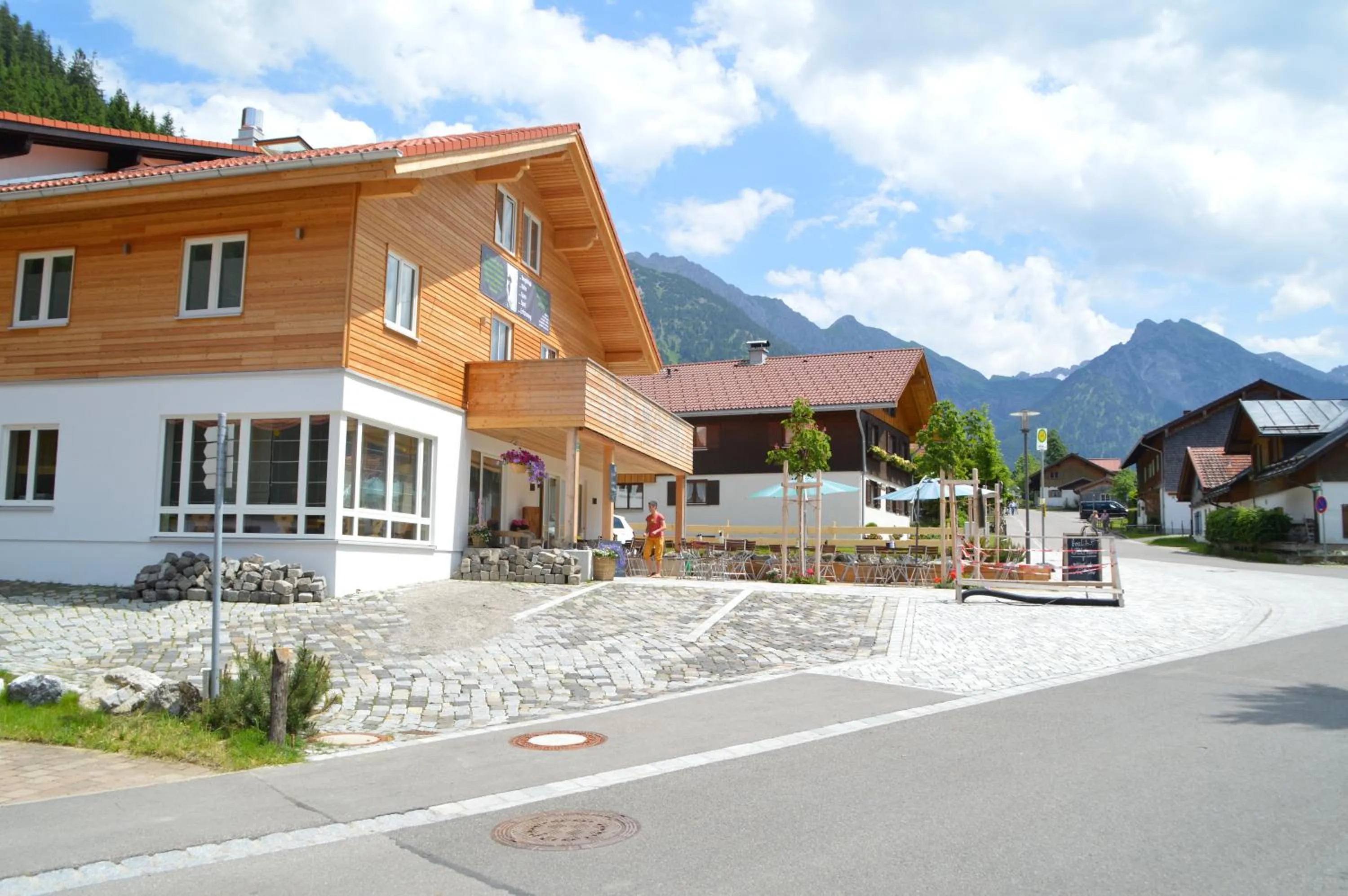 Facade/entrance in Bergsteiger-Hotel "Grüner Hut"