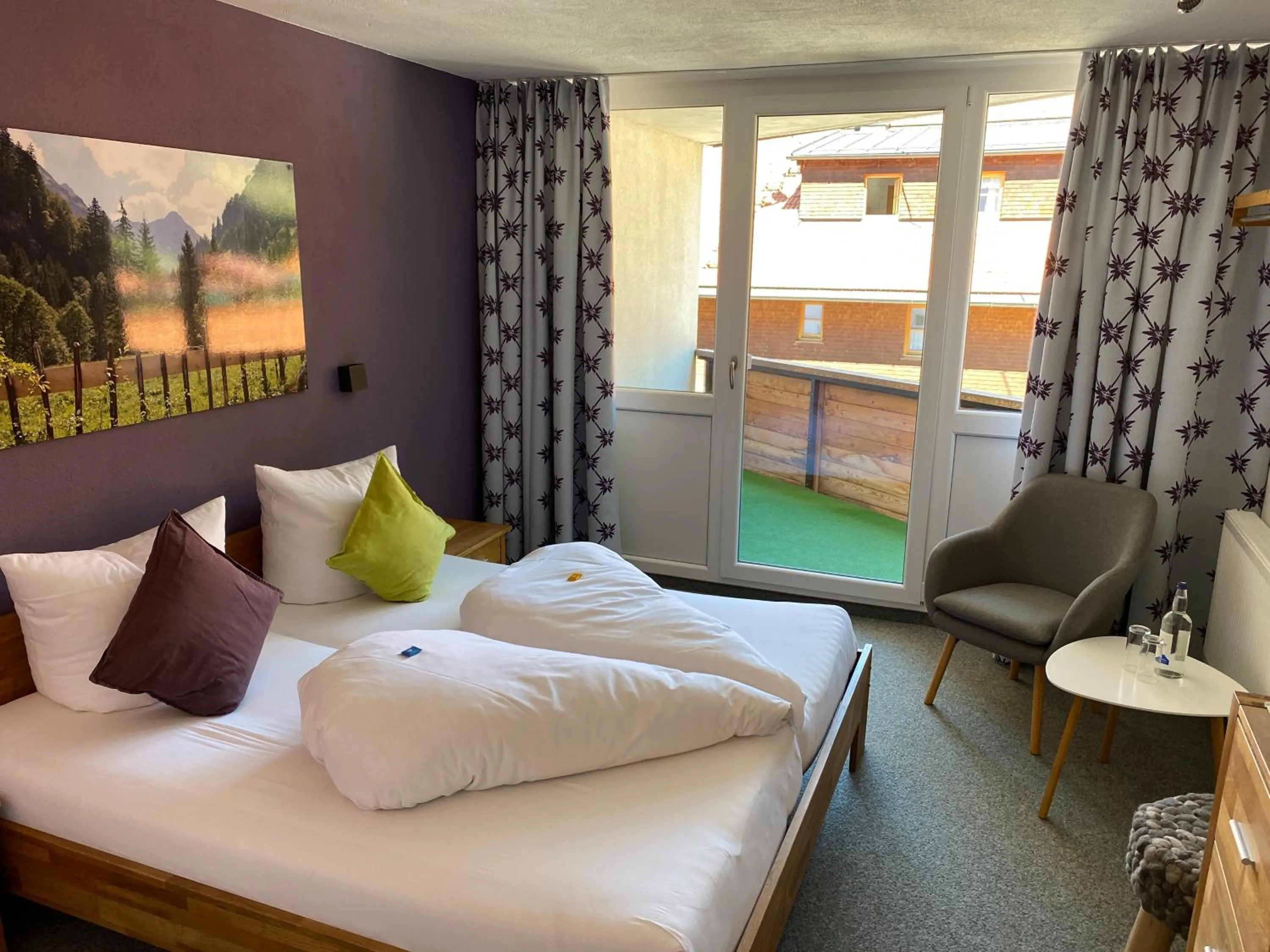 Bed in Bergsteiger-Hotel "Grüner Hut"