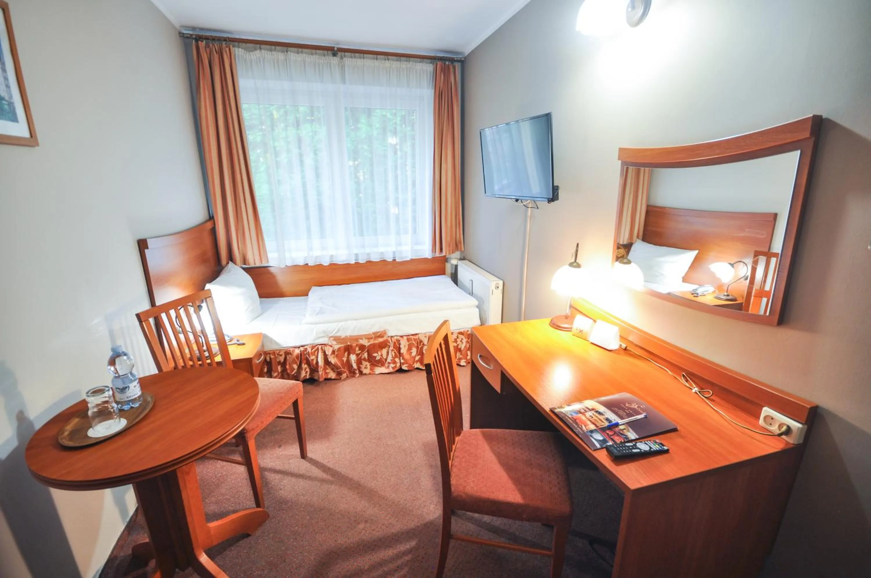 Photo of the whole room, Bed in Hotel Trzy Światy Spa & Wellness Rajska WySpa