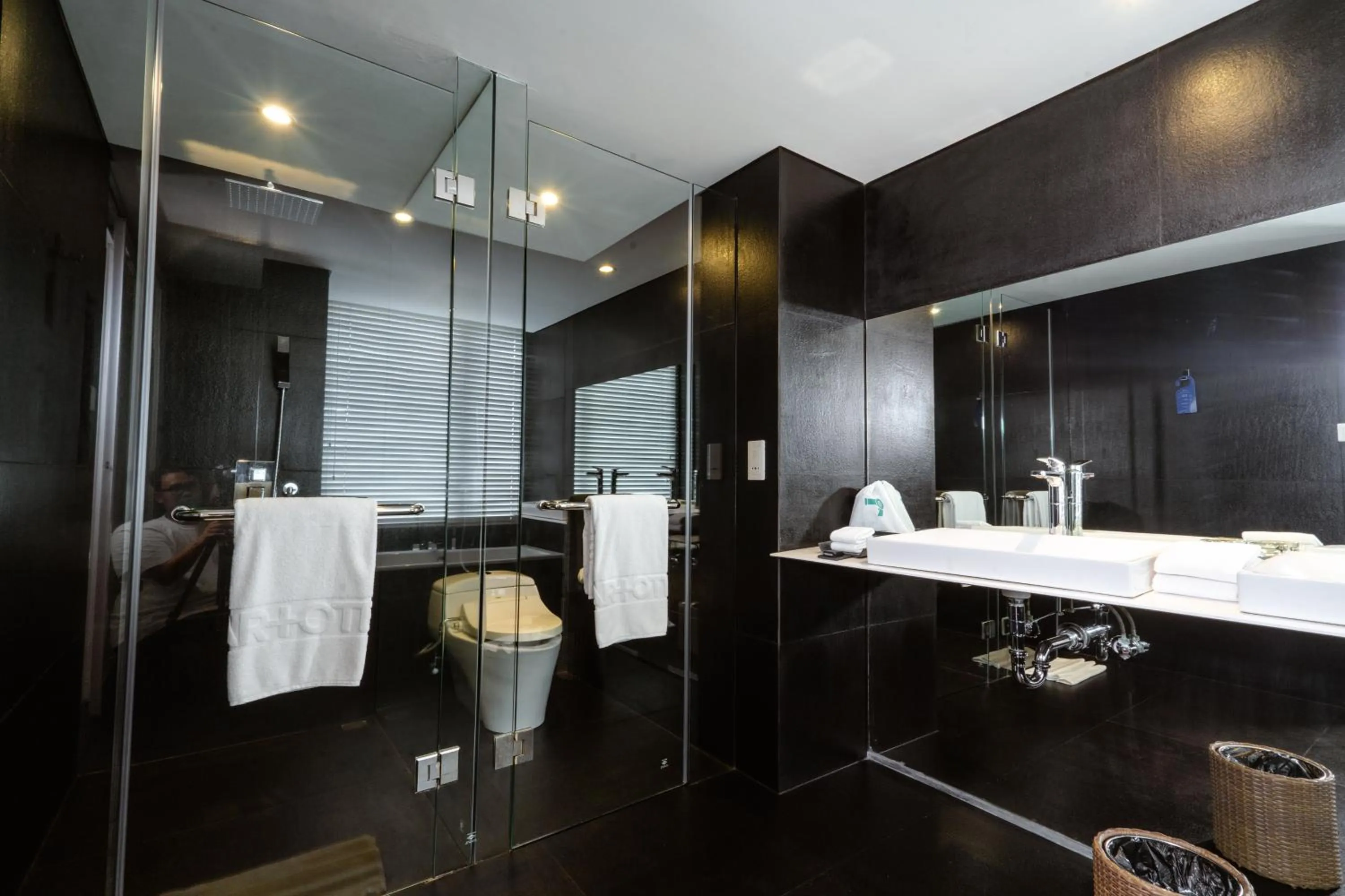 Shower in ARTOTEL Sanur Bali