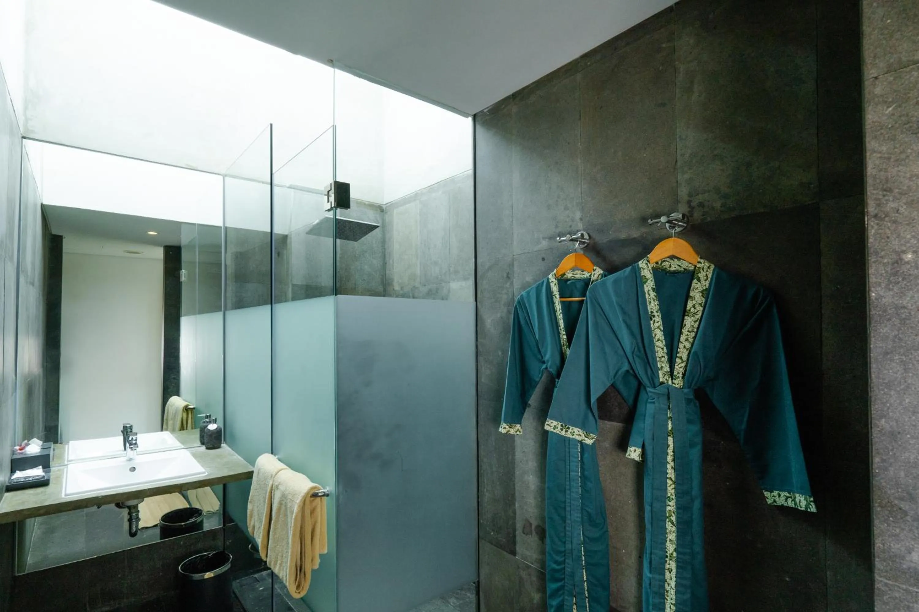 Shower in ARTOTEL Sanur Bali