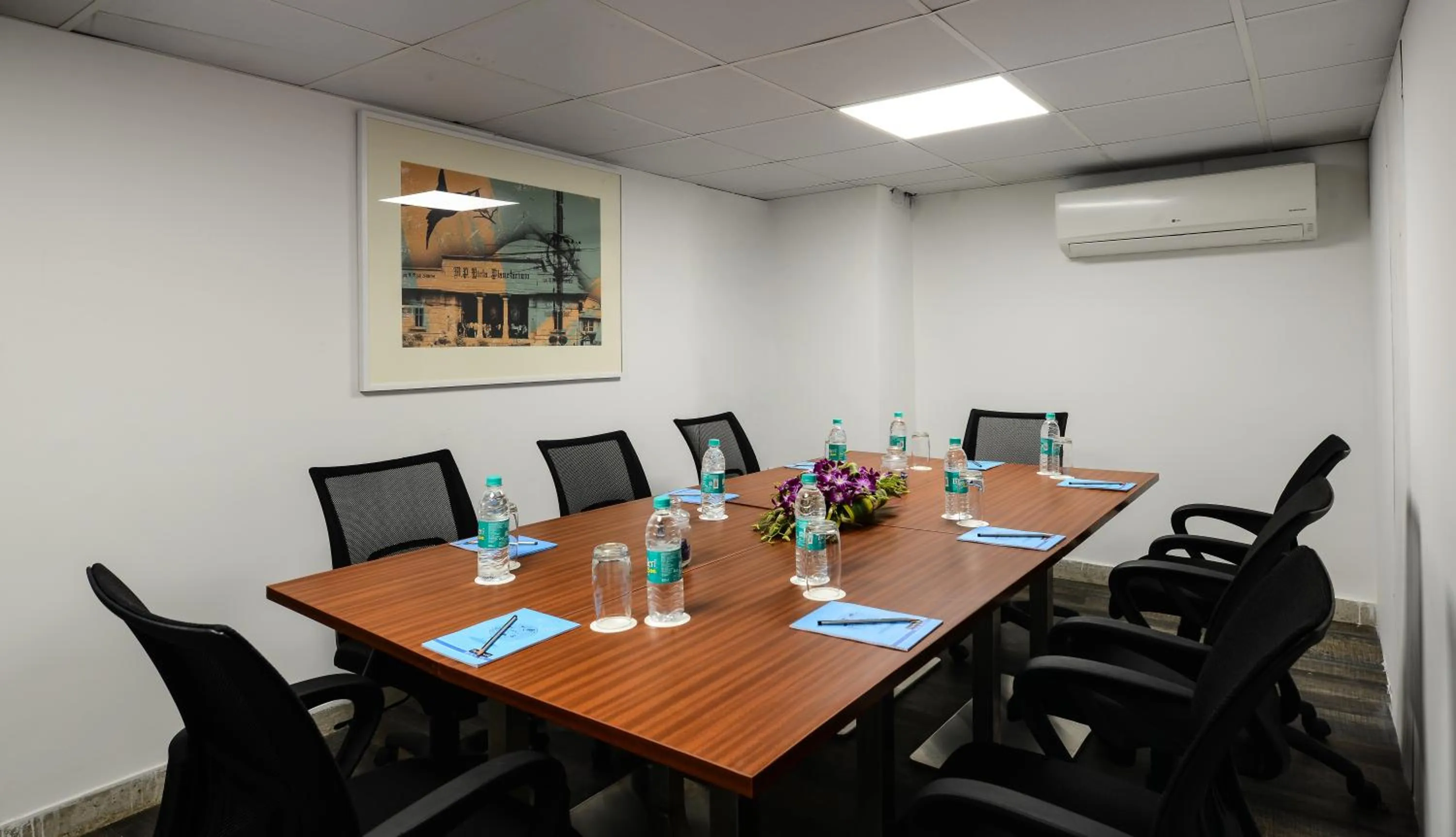 Business facilities in Howard Johnson by Wyndham, Kolkata Airport