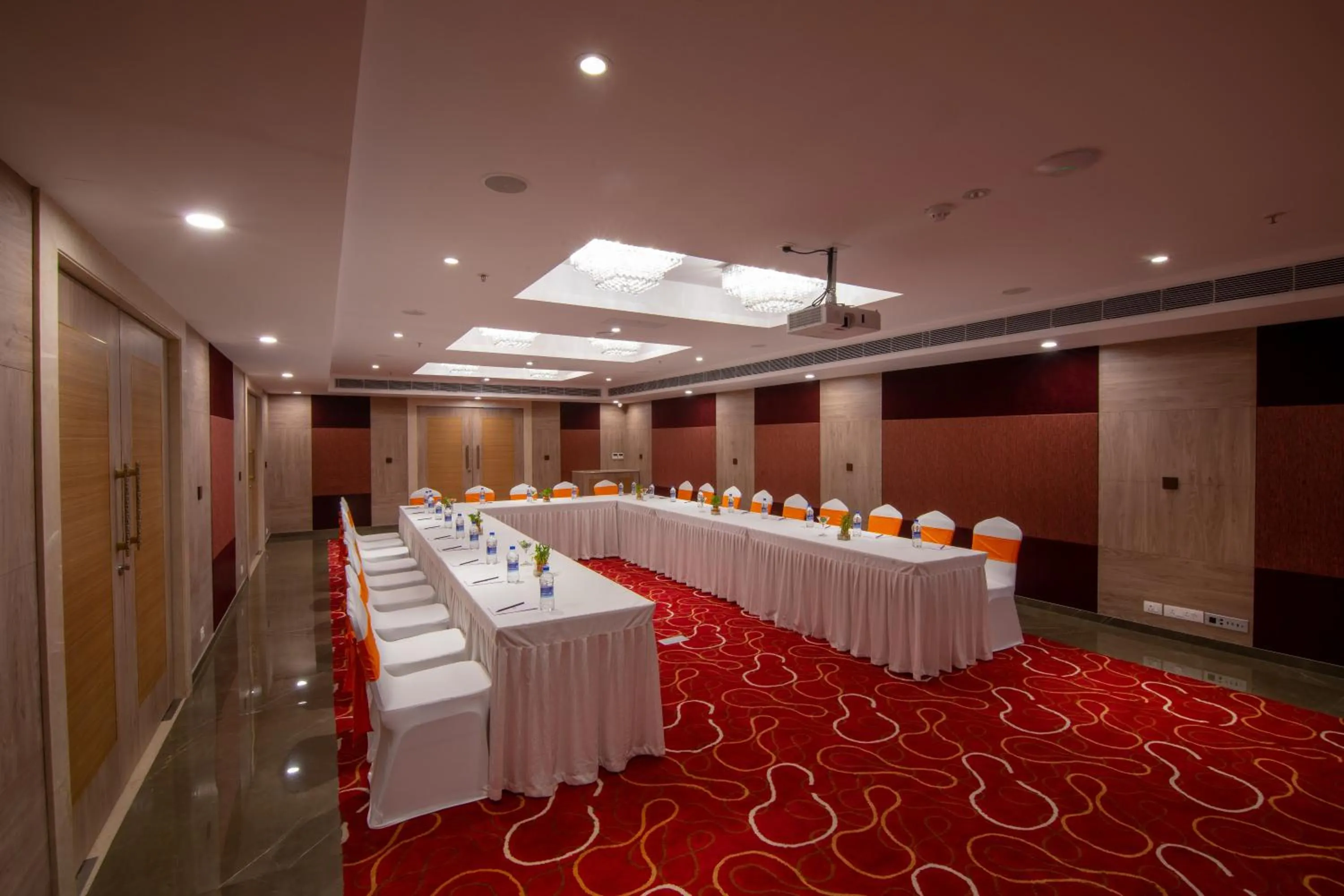 Meeting/conference room in Howard Johnson by Wyndham, Kolkata Airport