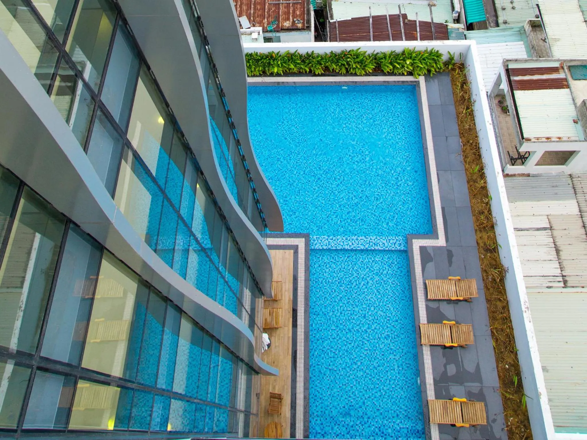 Pool view in Da Nang Han River Hotel