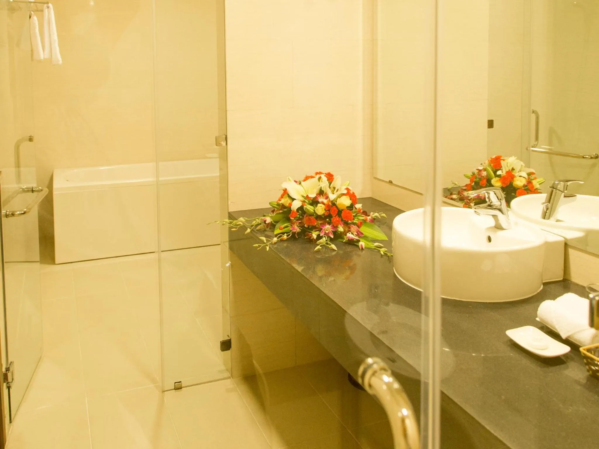 Bathroom in Da Nang Han River Hotel