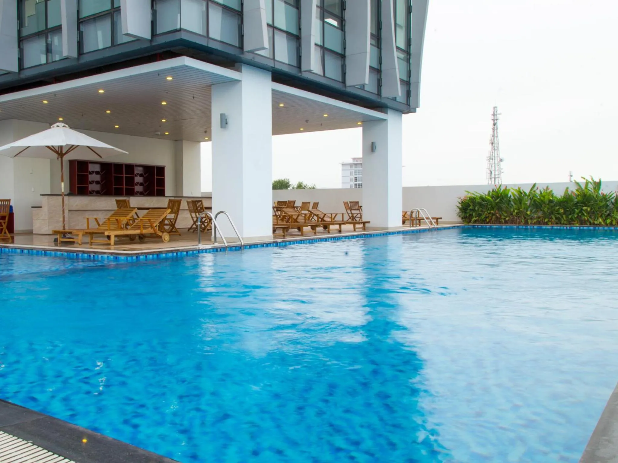 Swimming pool in Da Nang Han River Hotel