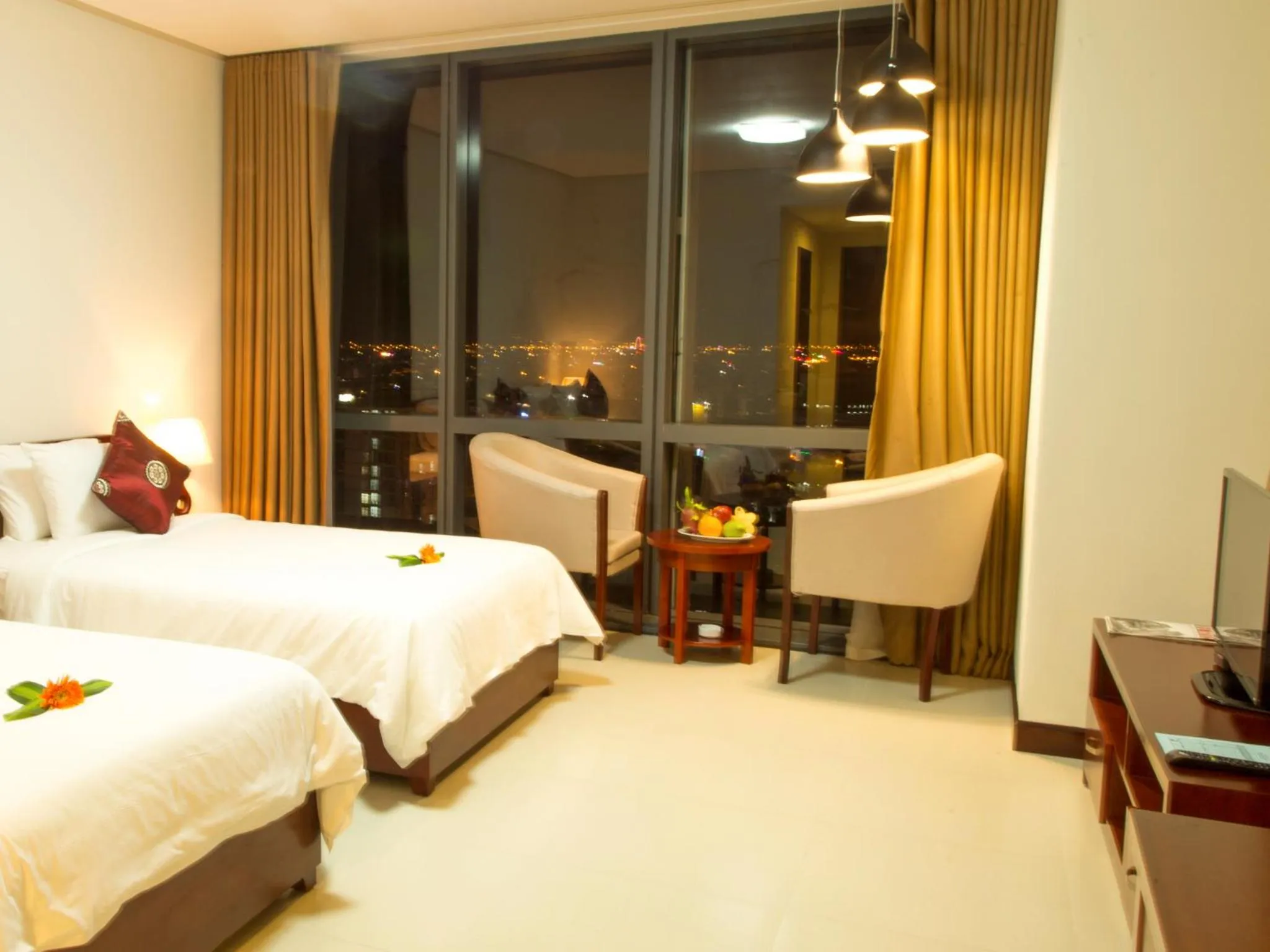 Photo of the whole room, Bed in Da Nang Han River Hotel