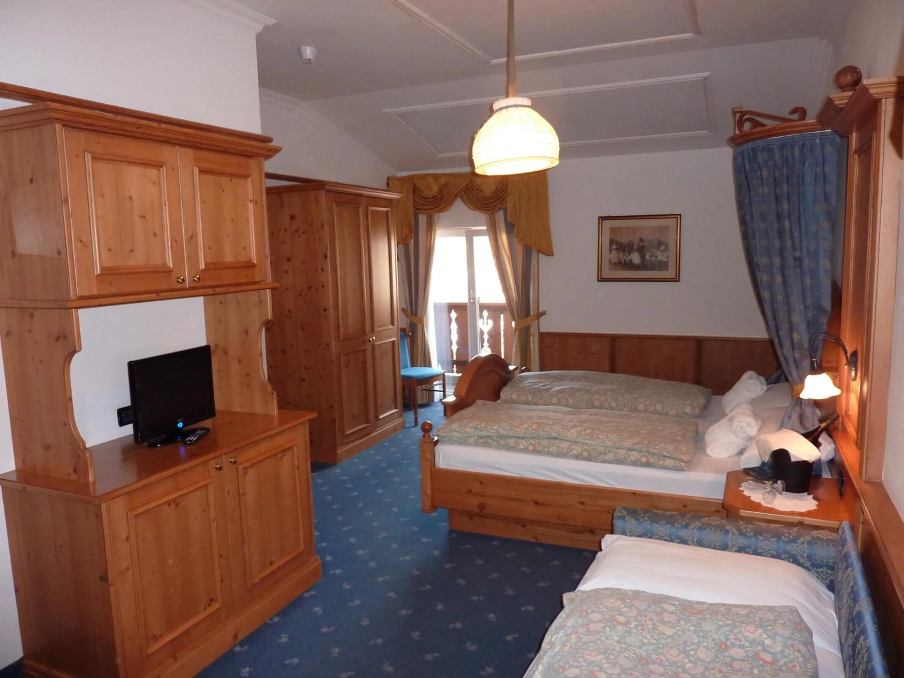 Photo of the whole room, Bed in Hotel Relais Grünwald