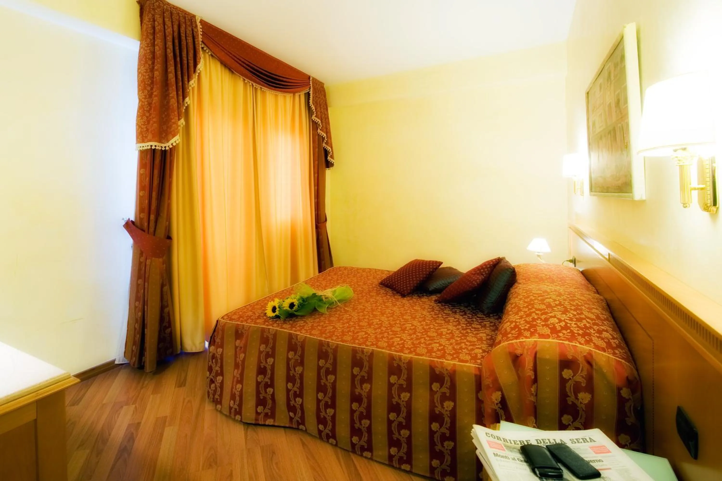 Photo of the whole room, Bed in Hotel Bright