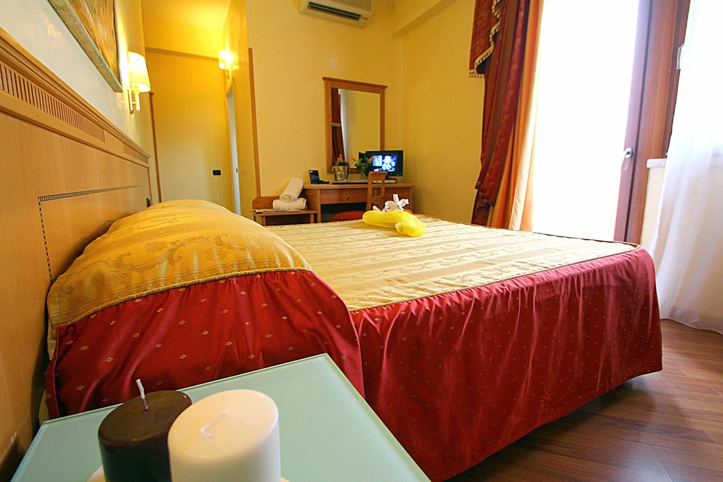 Day, Bed in Hotel Bright