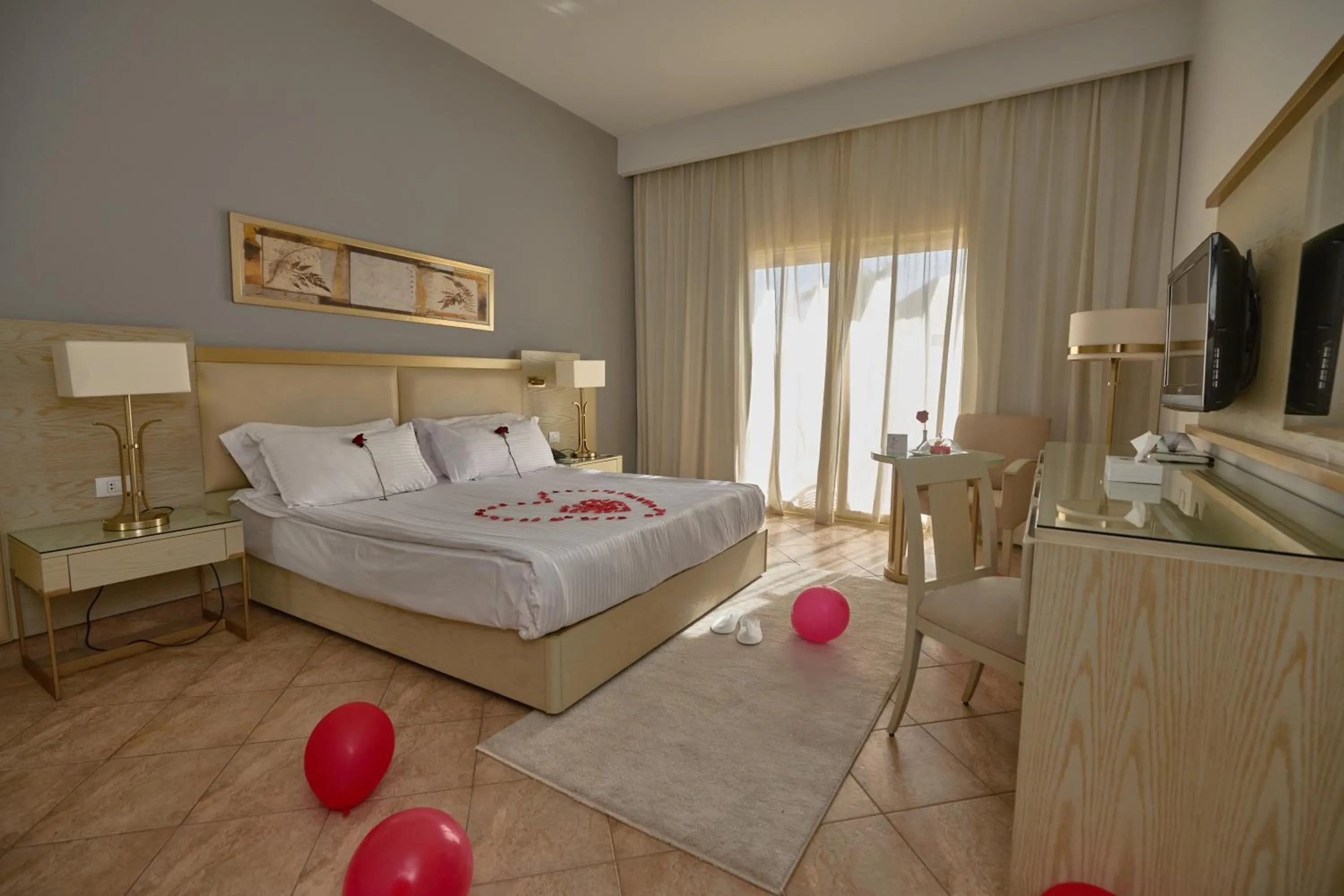 VIP, Bed in Swiss Inn Pyramids Golf Resort