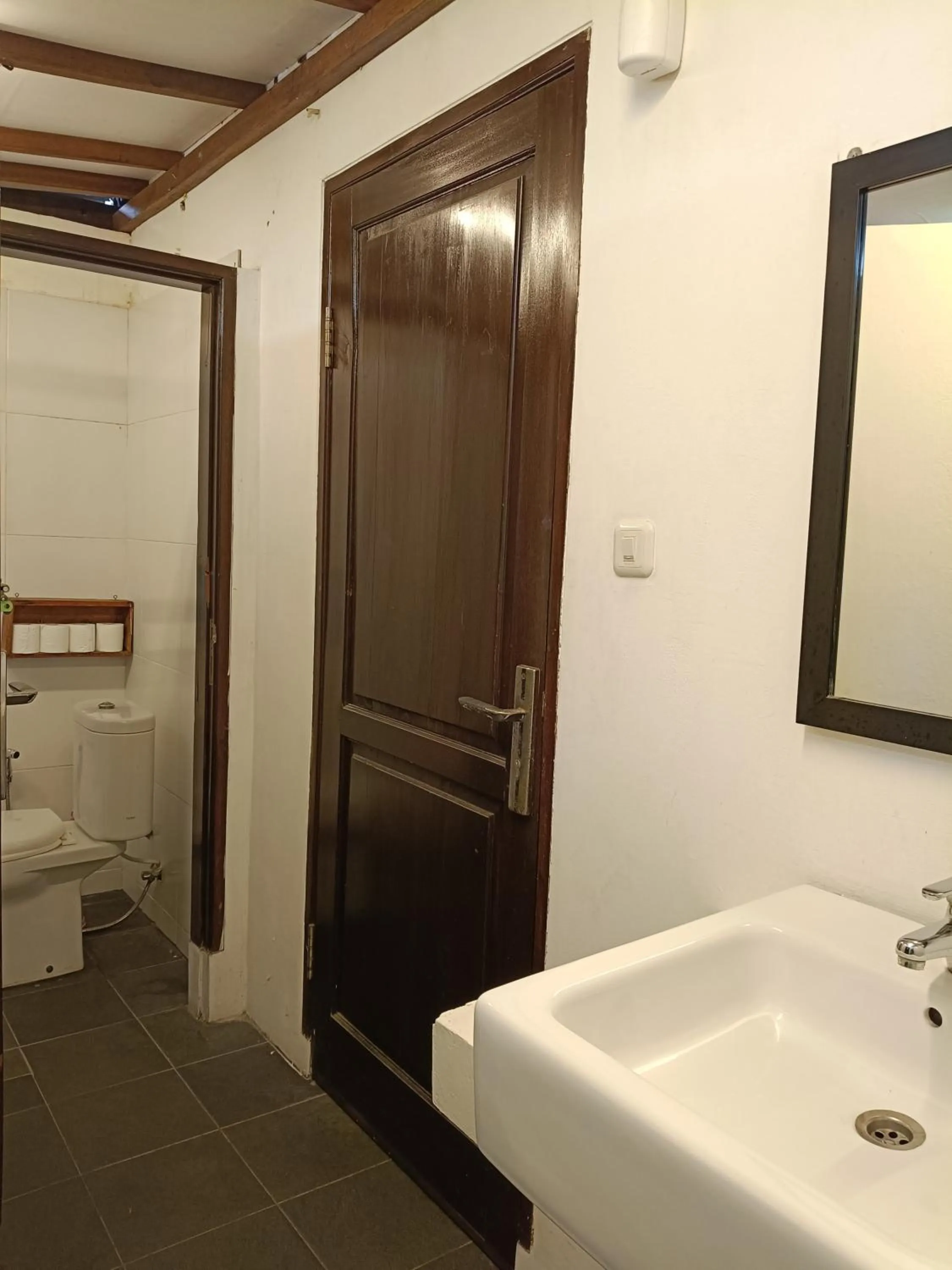 Bathroom in Gili Beach Bum Hostel