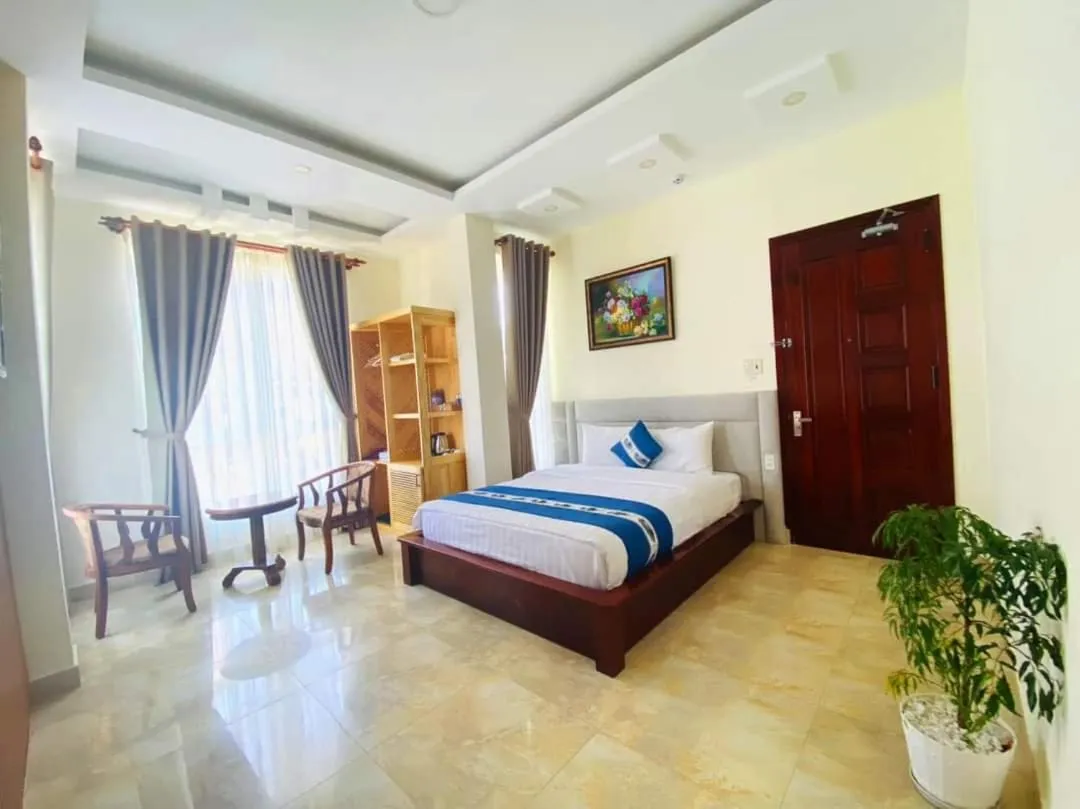 Photo of the whole room, Bed in Hoang Quan Hotel