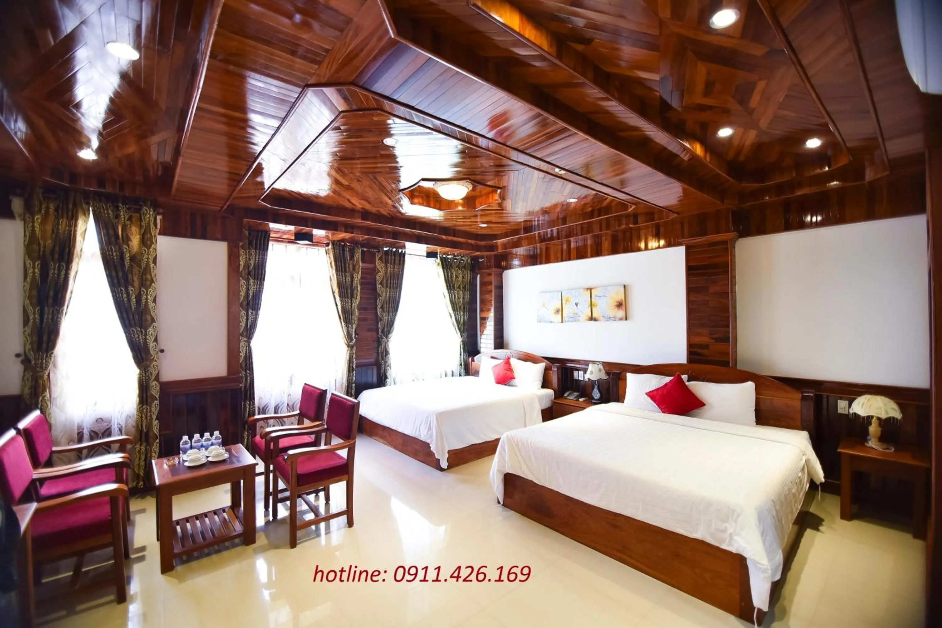 Photo of the whole room, Bed in San San Hotel Da Nang