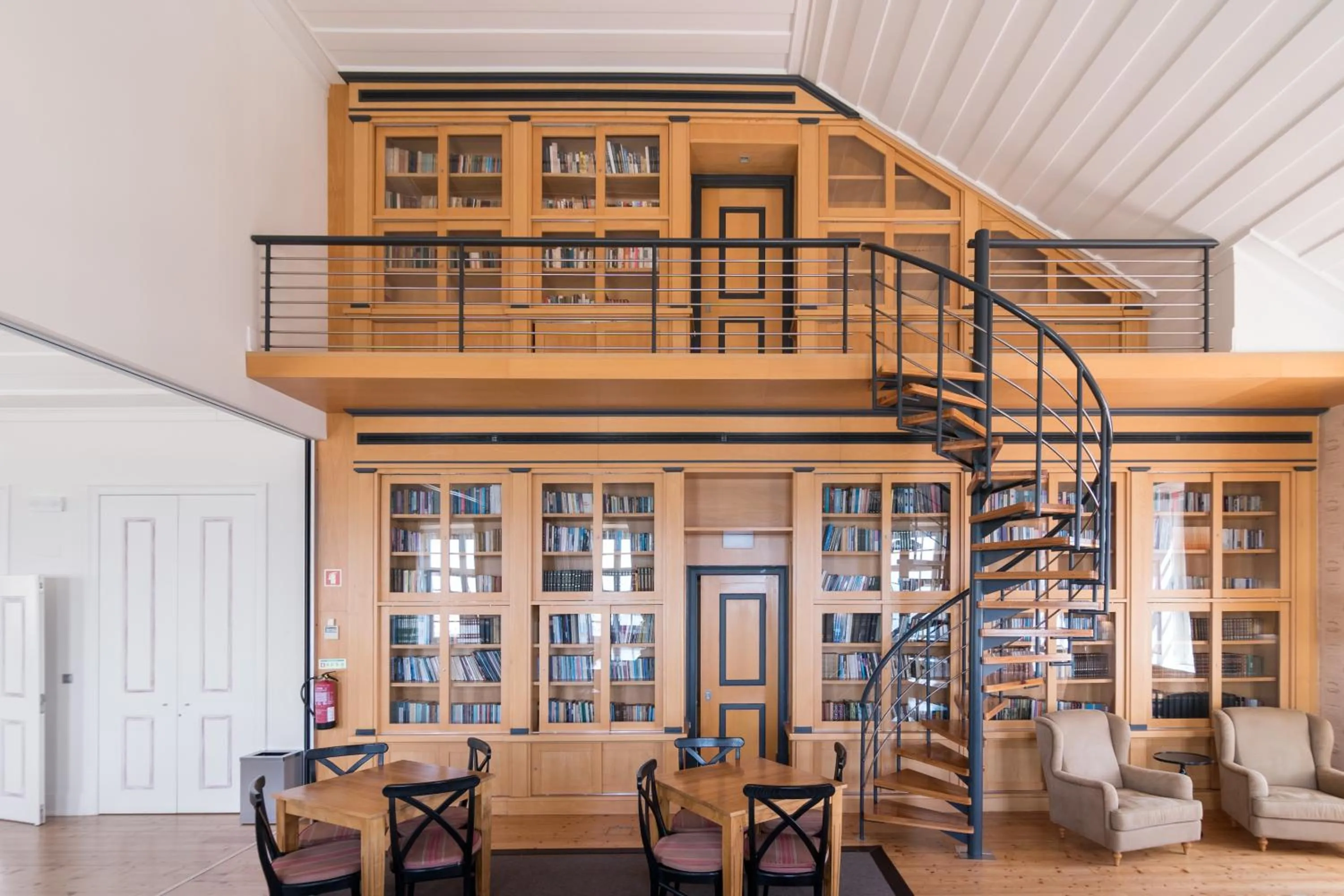 Library in Casa do Médico de São Rafael
