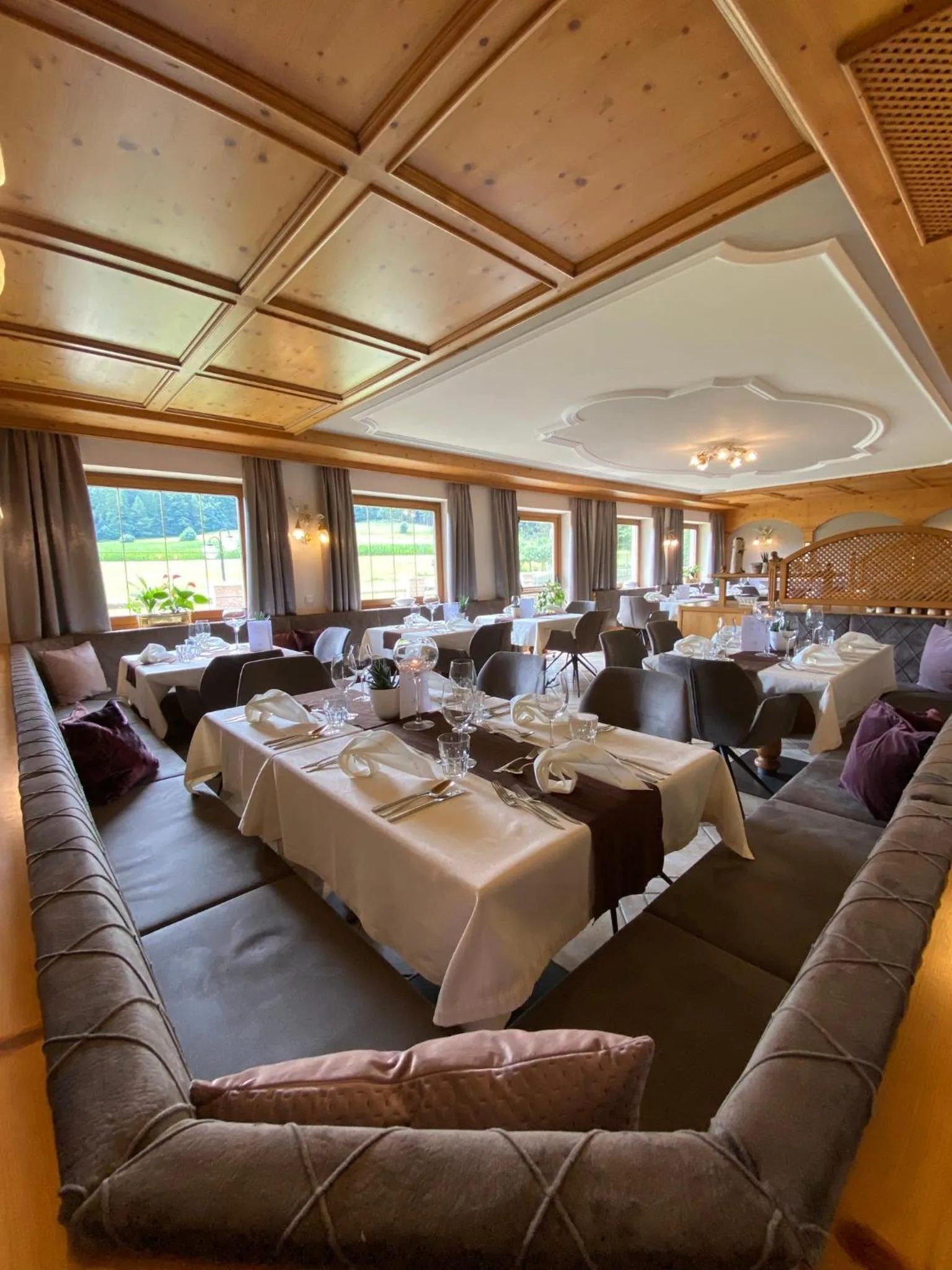 Restaurant/places to eat in Hotel Enzian