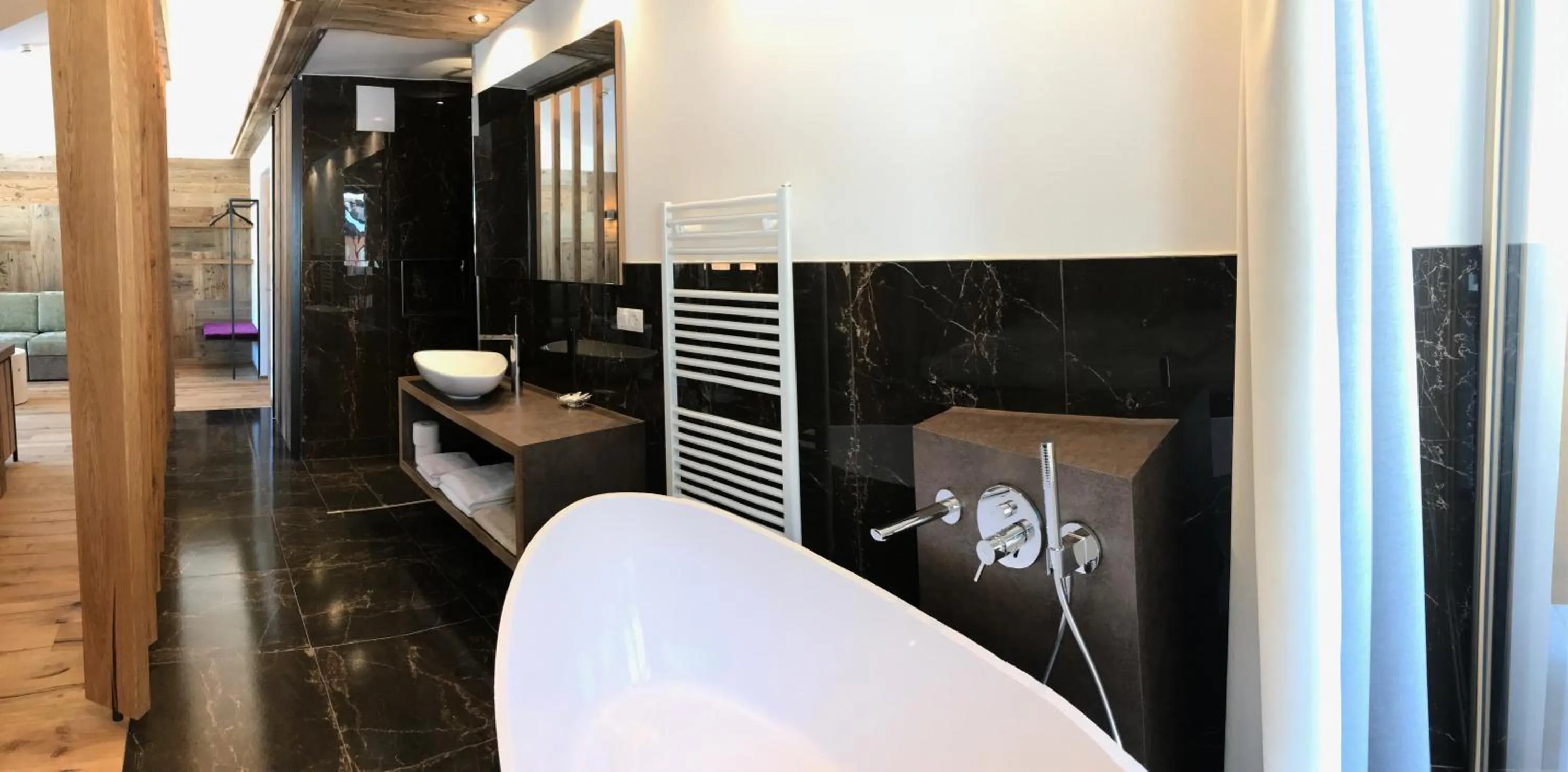 Bathroom in Hotel Enzian