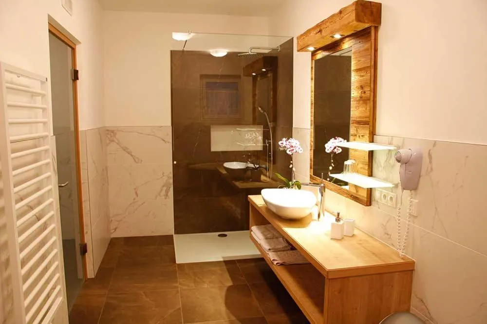 Bedroom in Hotel Enzian