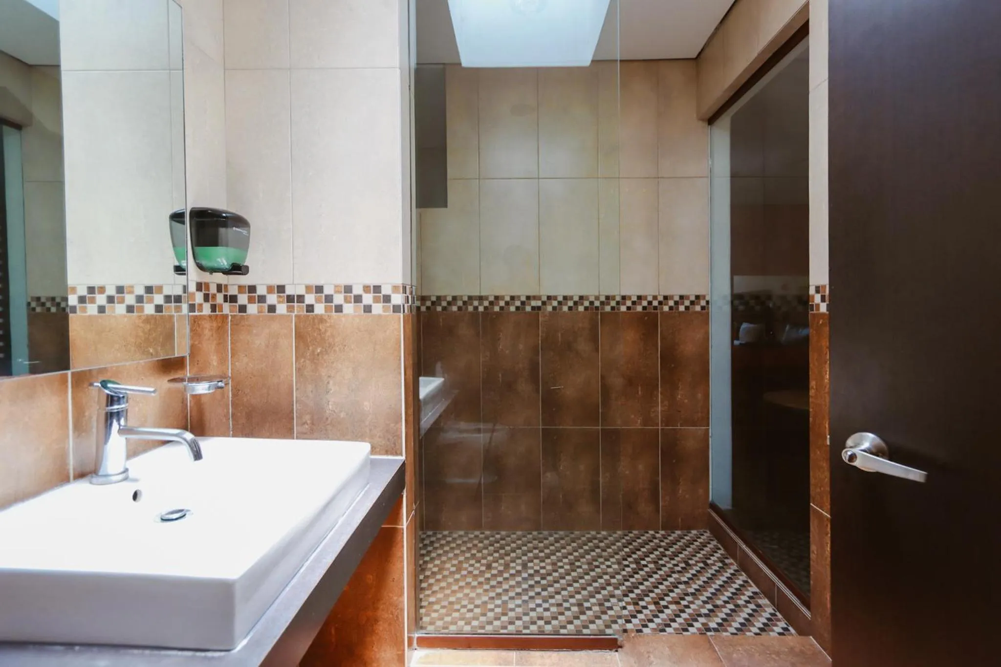 Shower in Auto Hotel Las Maravillas