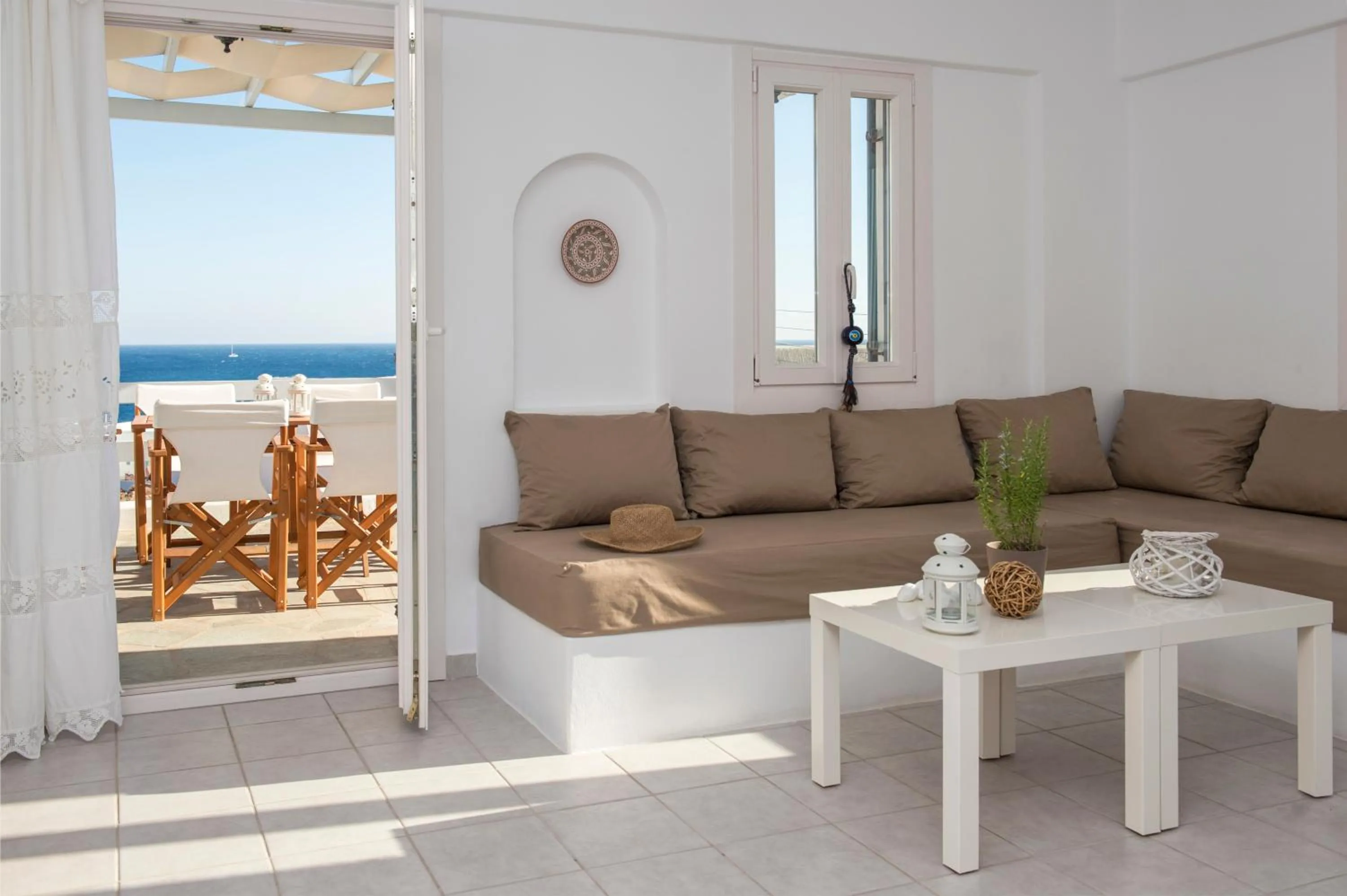 Living room in Cleopatra Seaside Homes, Logaras, Paros