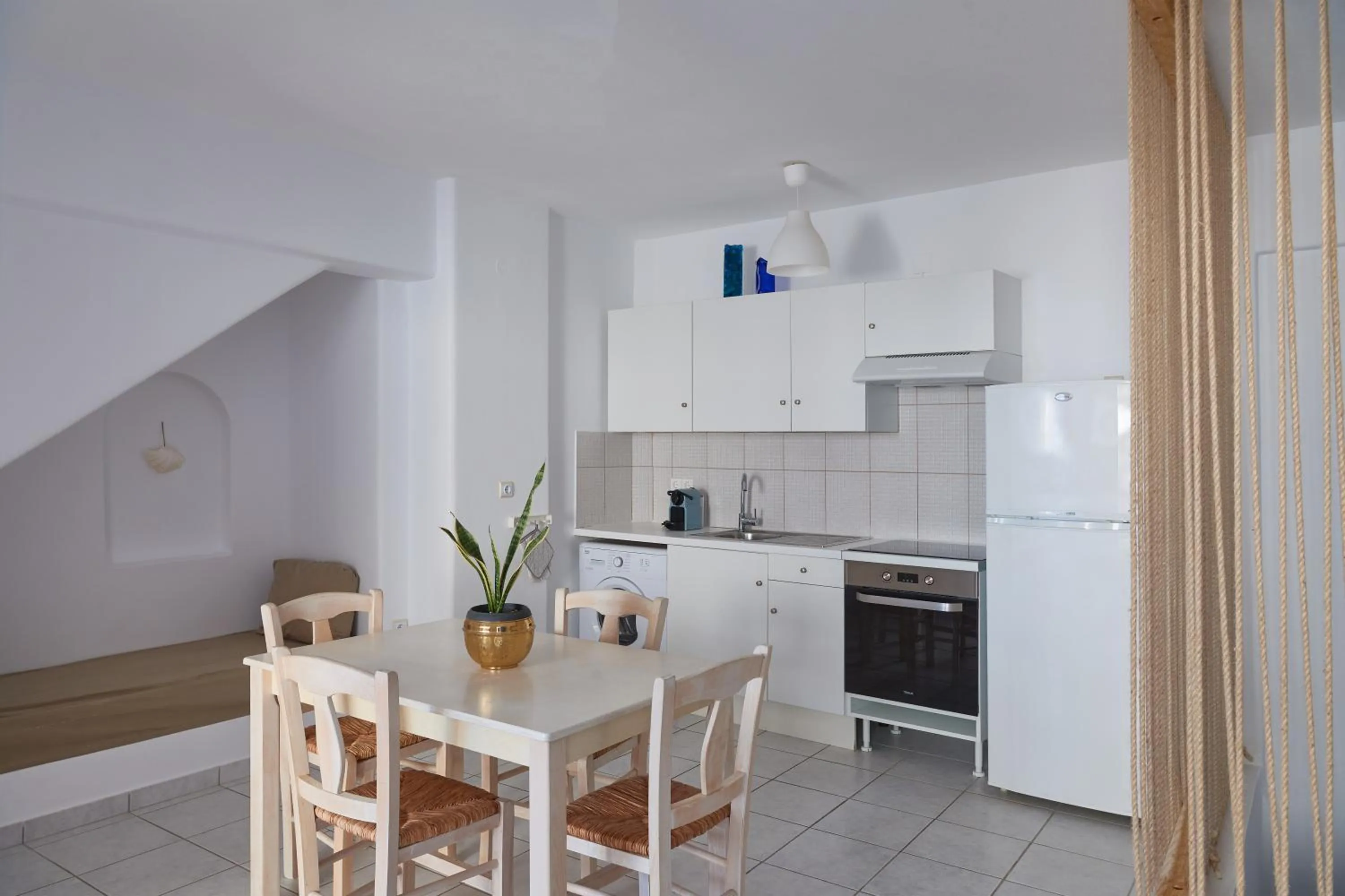 Kitchen or kitchenette in Cleopatra Seaside Homes, Logaras, Paros