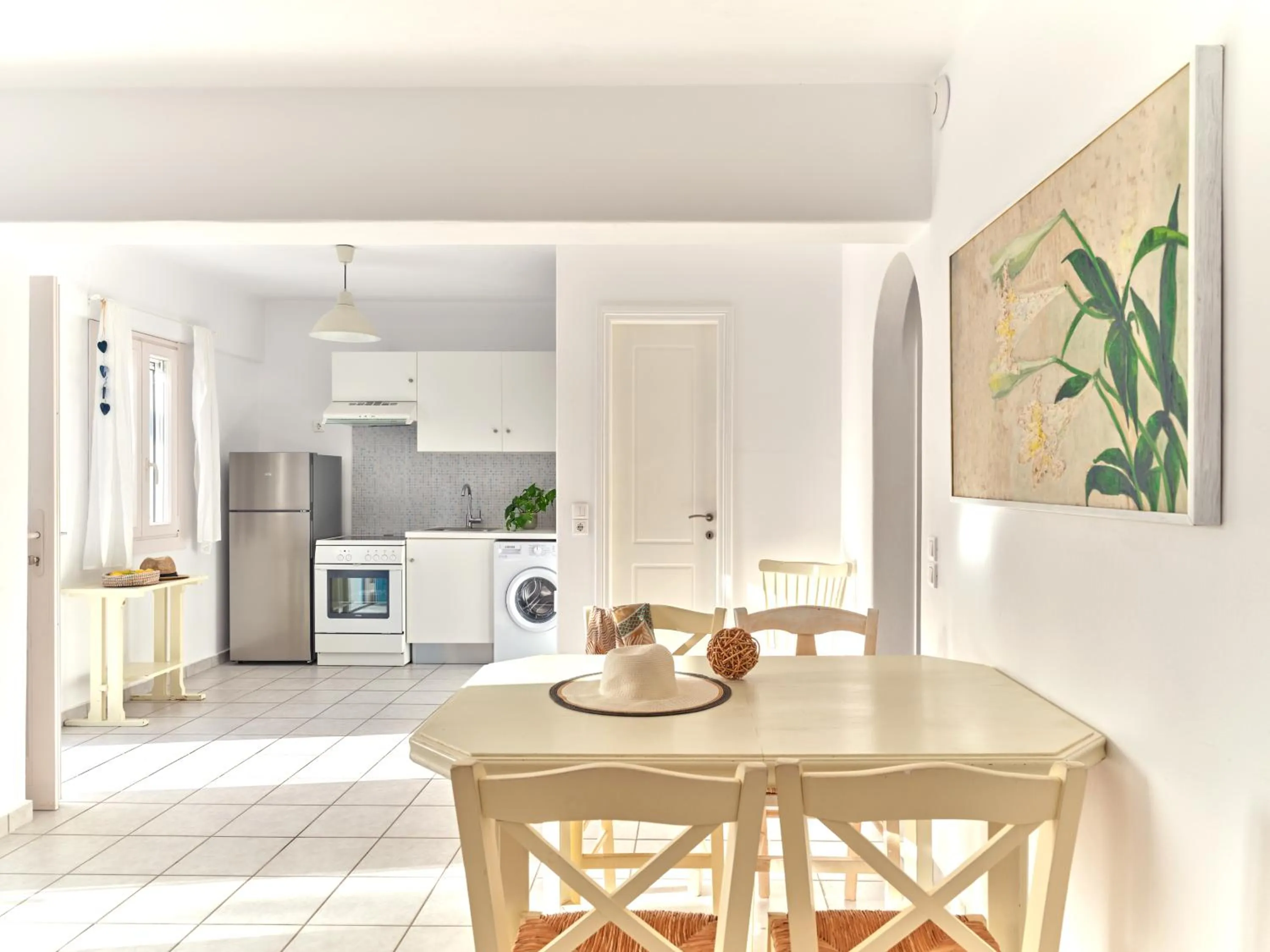 Dining area in Cleopatra Seaside Homes, Logaras, Paros