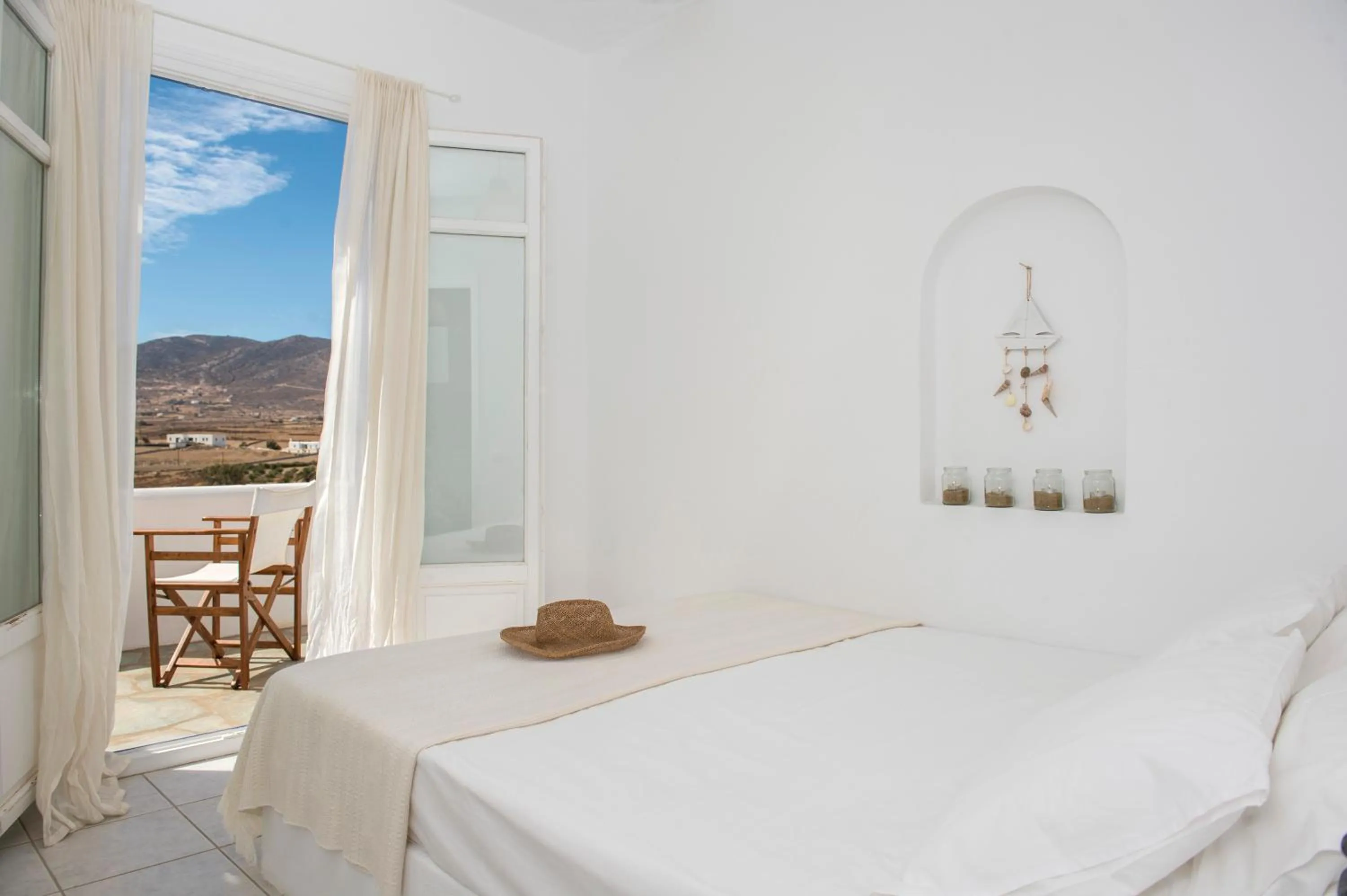 Bed in Cleopatra Seaside Homes, Logaras, Paros