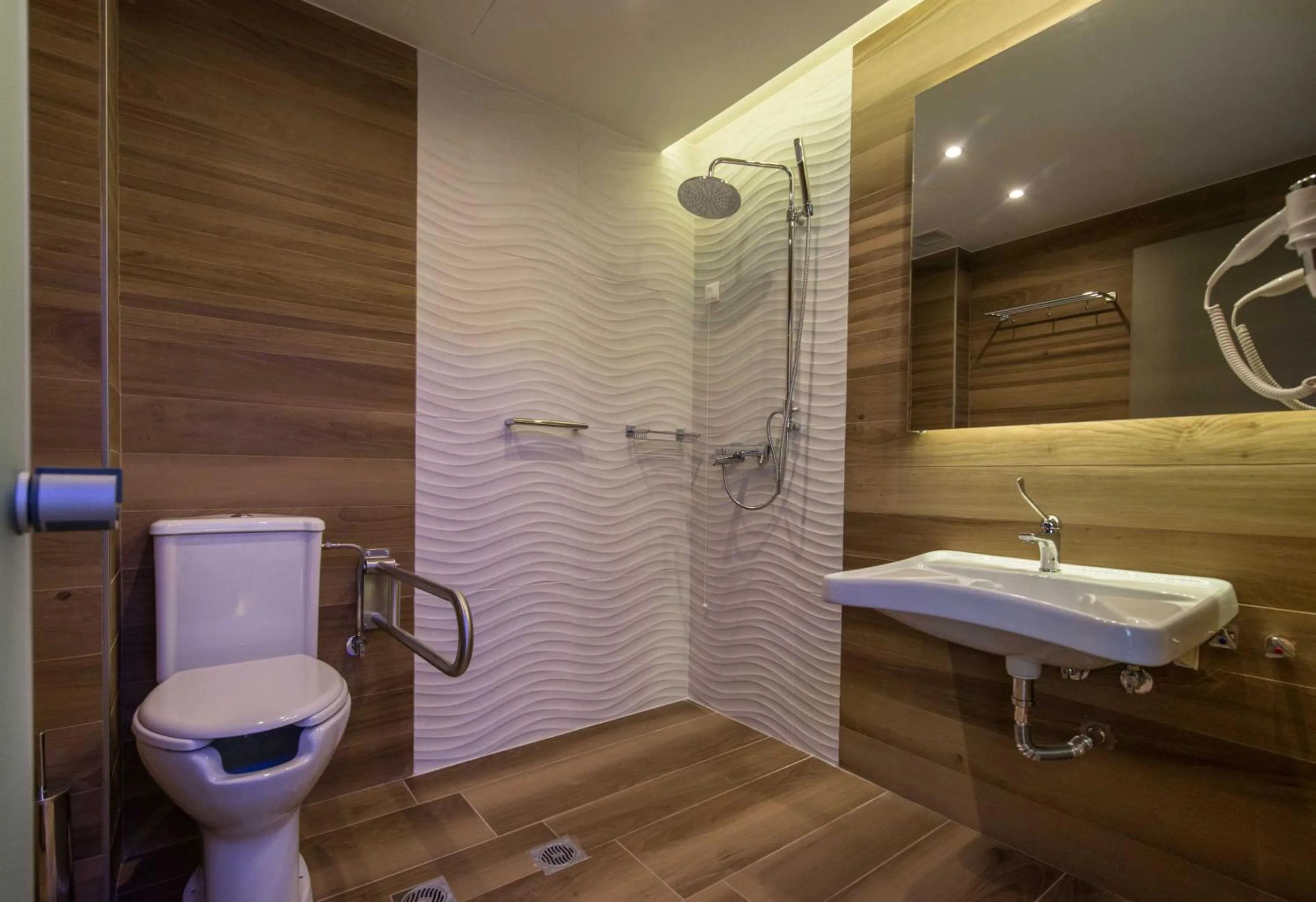 Bathroom in Porto Marine Hotel