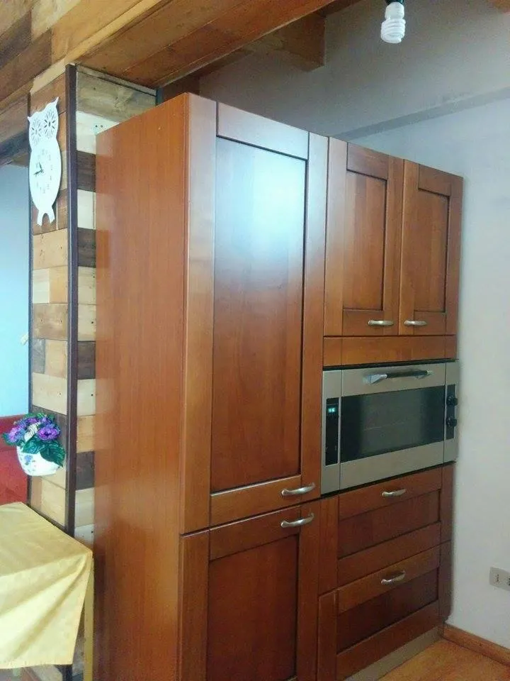 Communal kitchen in La Meridiana Bed & Bike