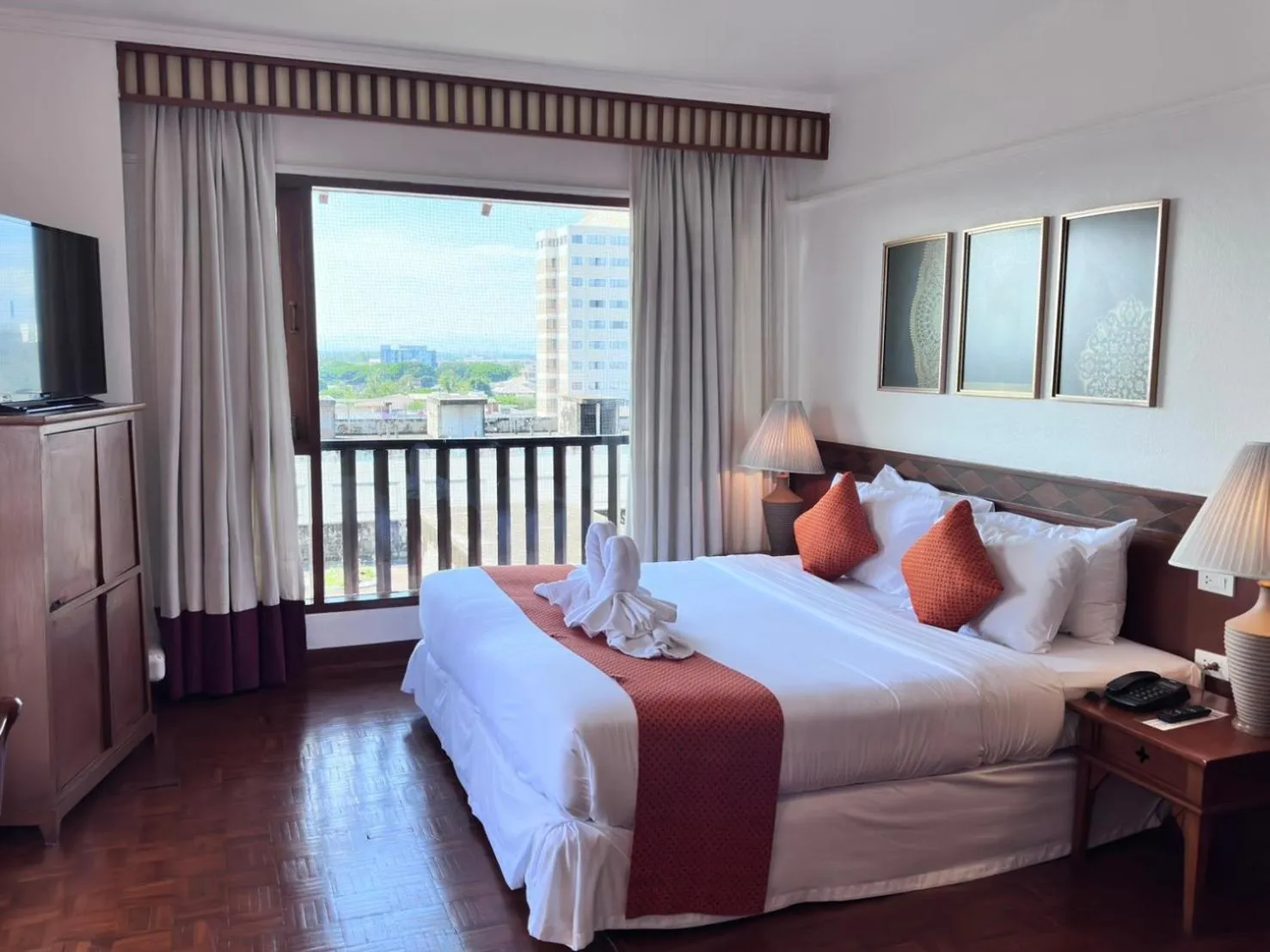 Bed in Wienglakor Hotel Lampang