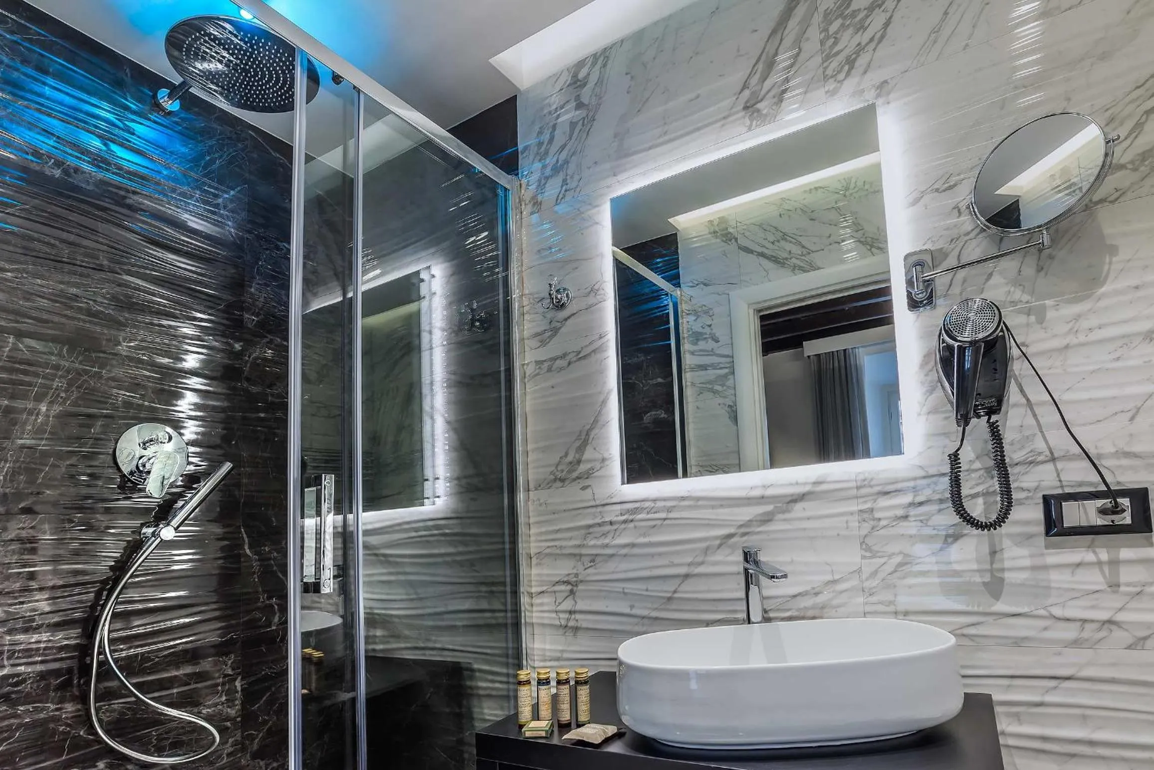 Bathroom in Spagna Luxury'n Trevi