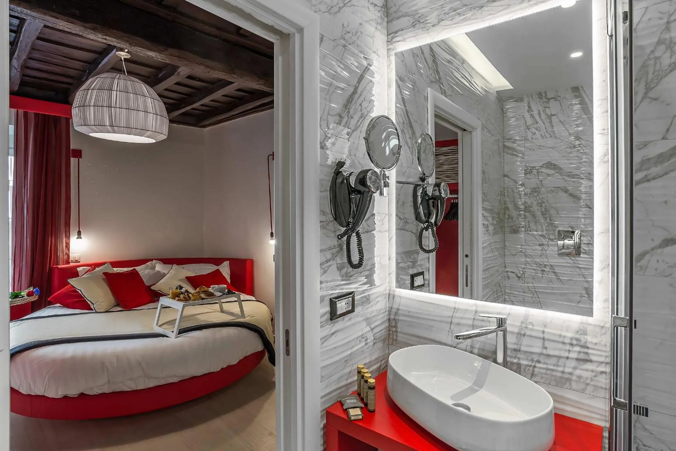 Bathroom, Bed in Spagna Luxury'n Trevi