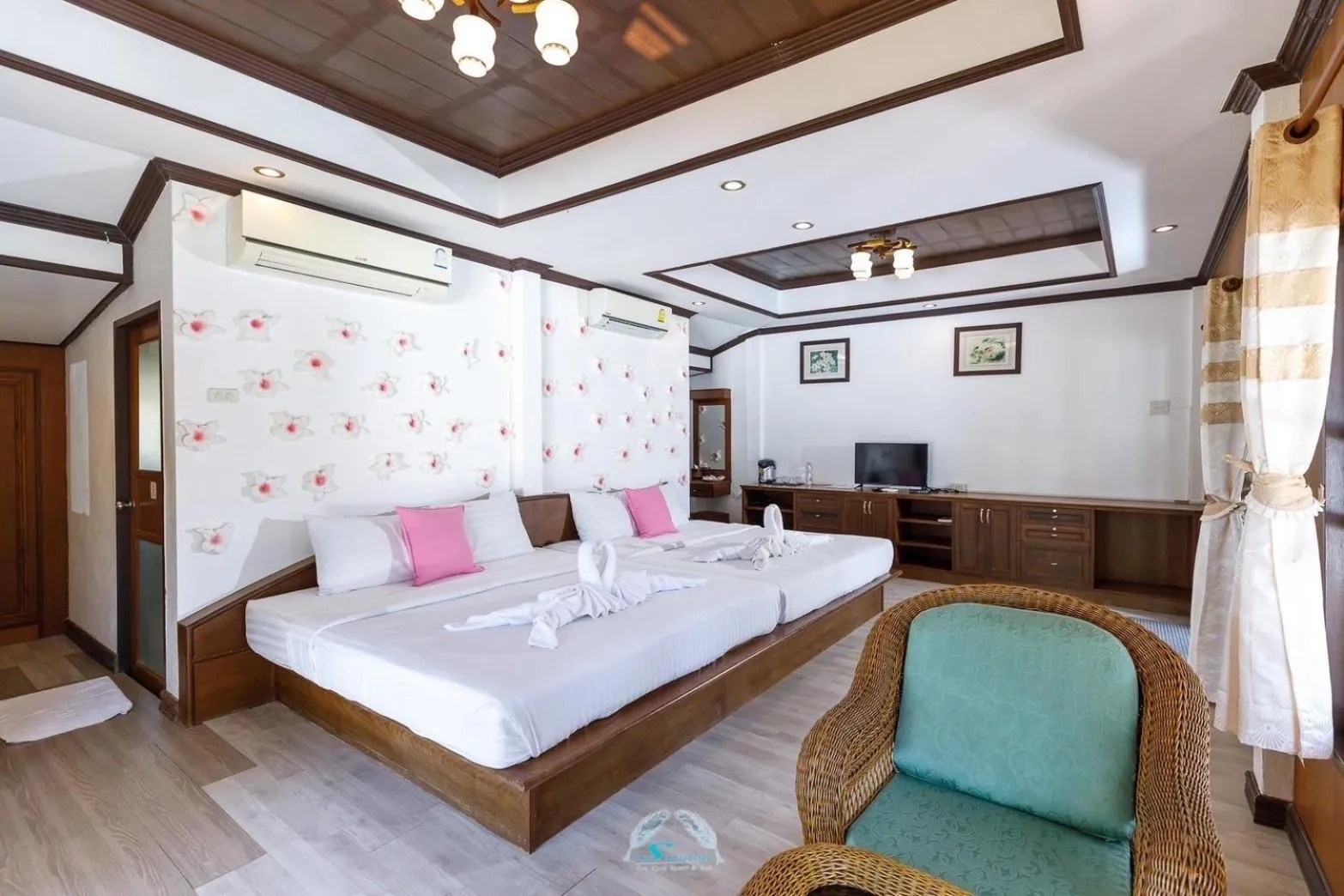 Photo of the whole room, Bed in Suanya Kohkood Resort and Spa