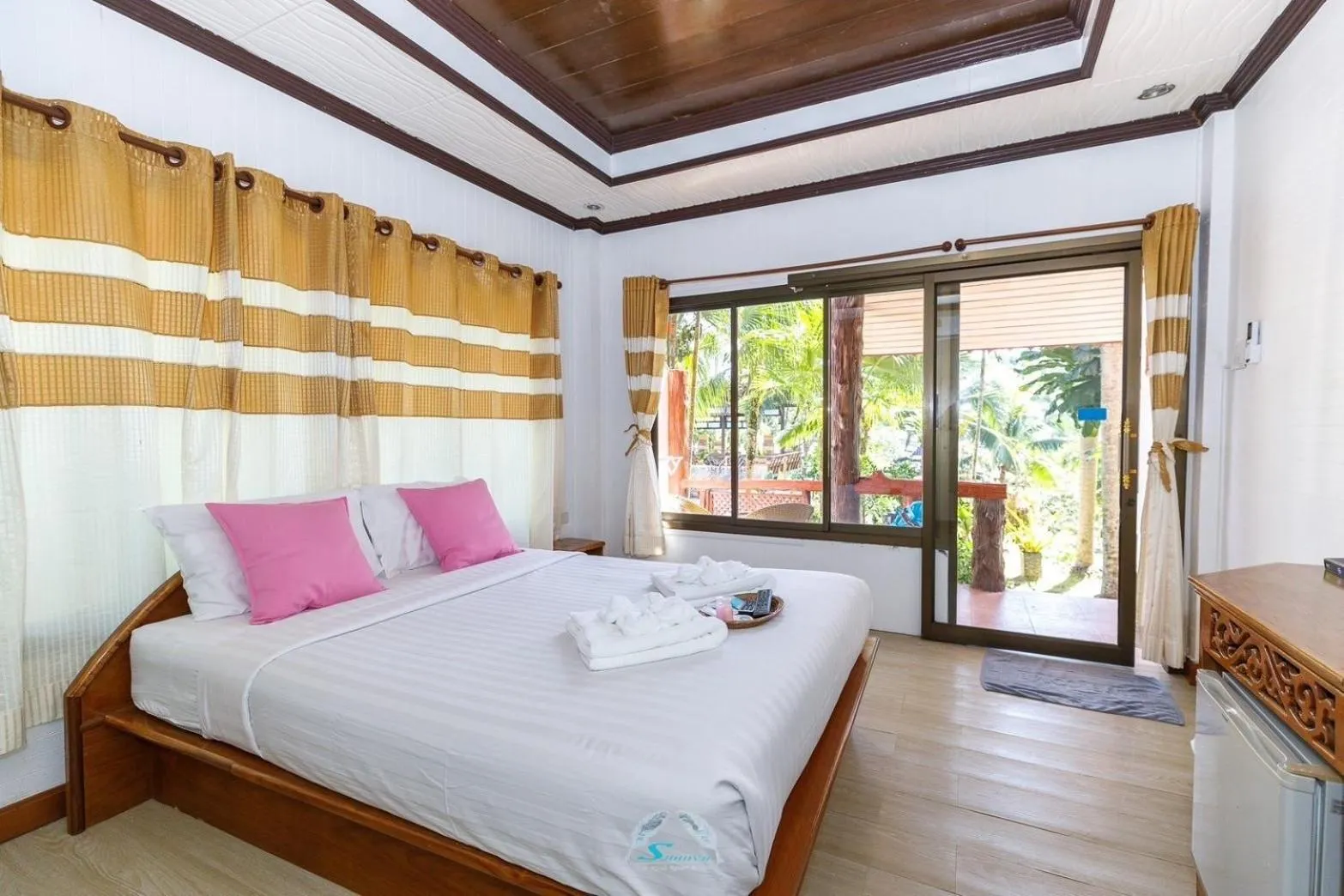 Bed in Suanya Kohkood Resort and Spa