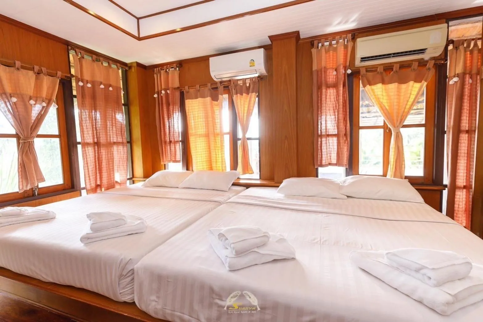 Bed in Suanya Kohkood Resort and Spa