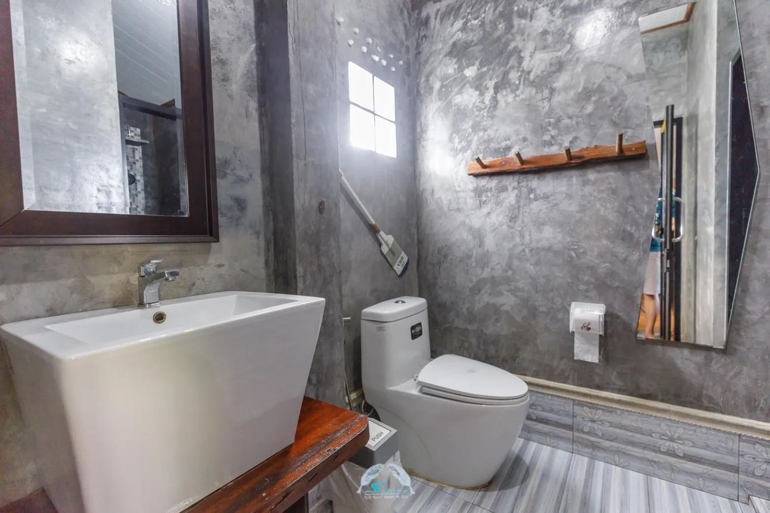 Toilet in Suanya Kohkood Resort and Spa