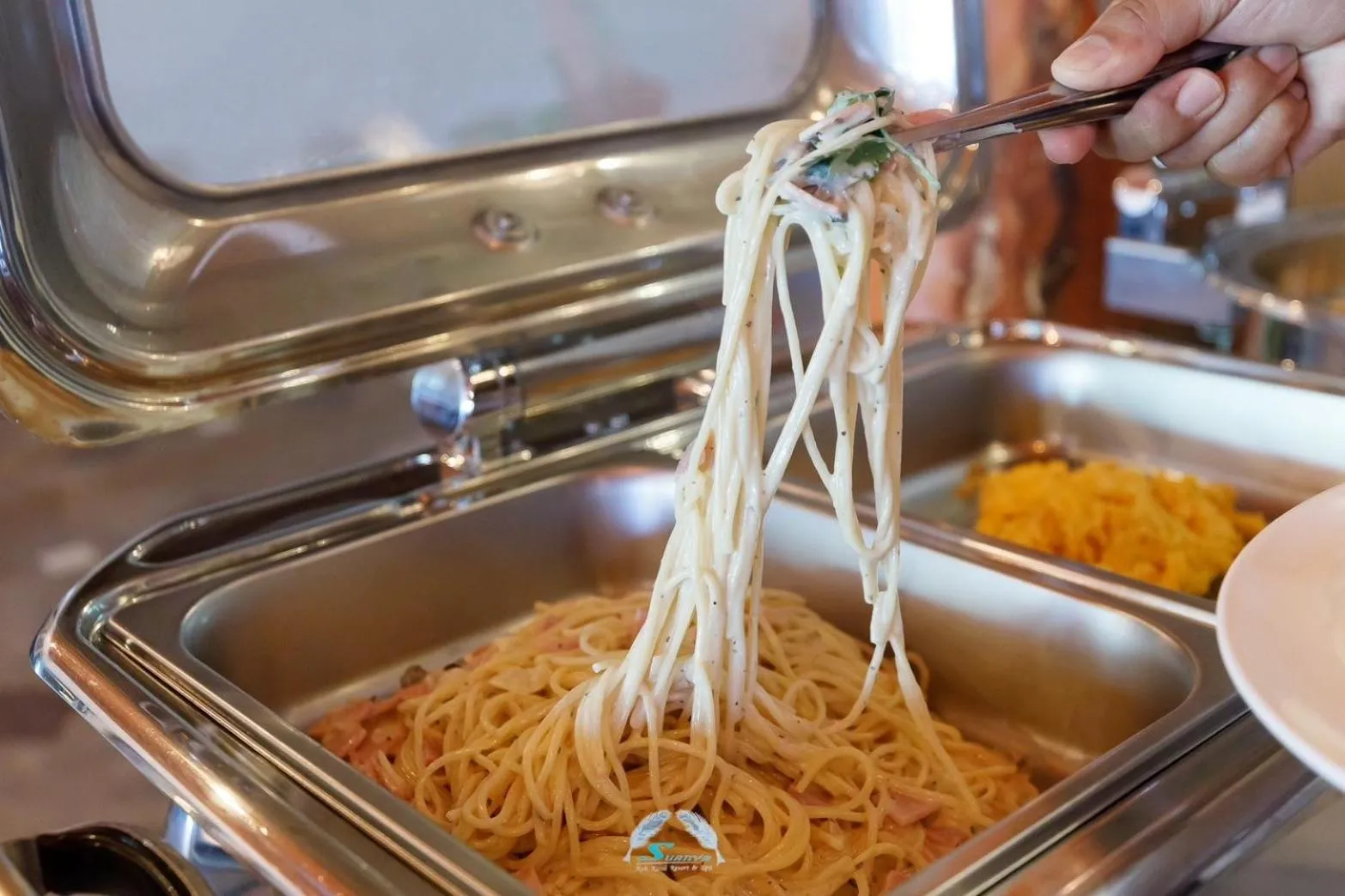 Restaurant/places to eat in Suanya Kohkood Resort and Spa