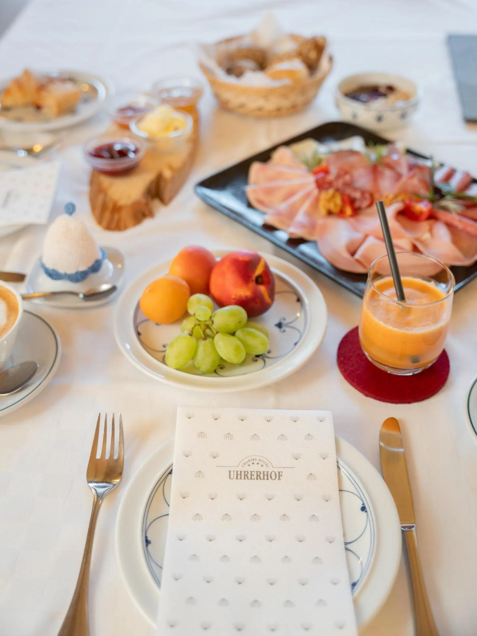 Breakfast in Charmehotel Uhrerhof - Deur