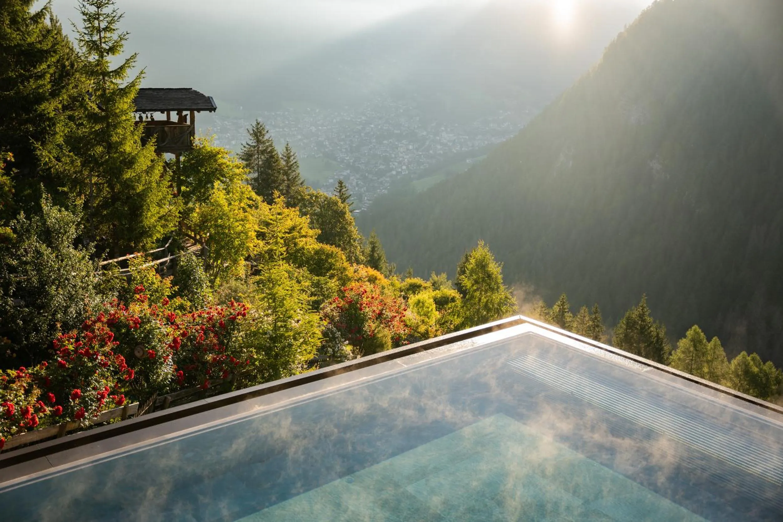 Property building in Charmehotel Uhrerhof - Deur