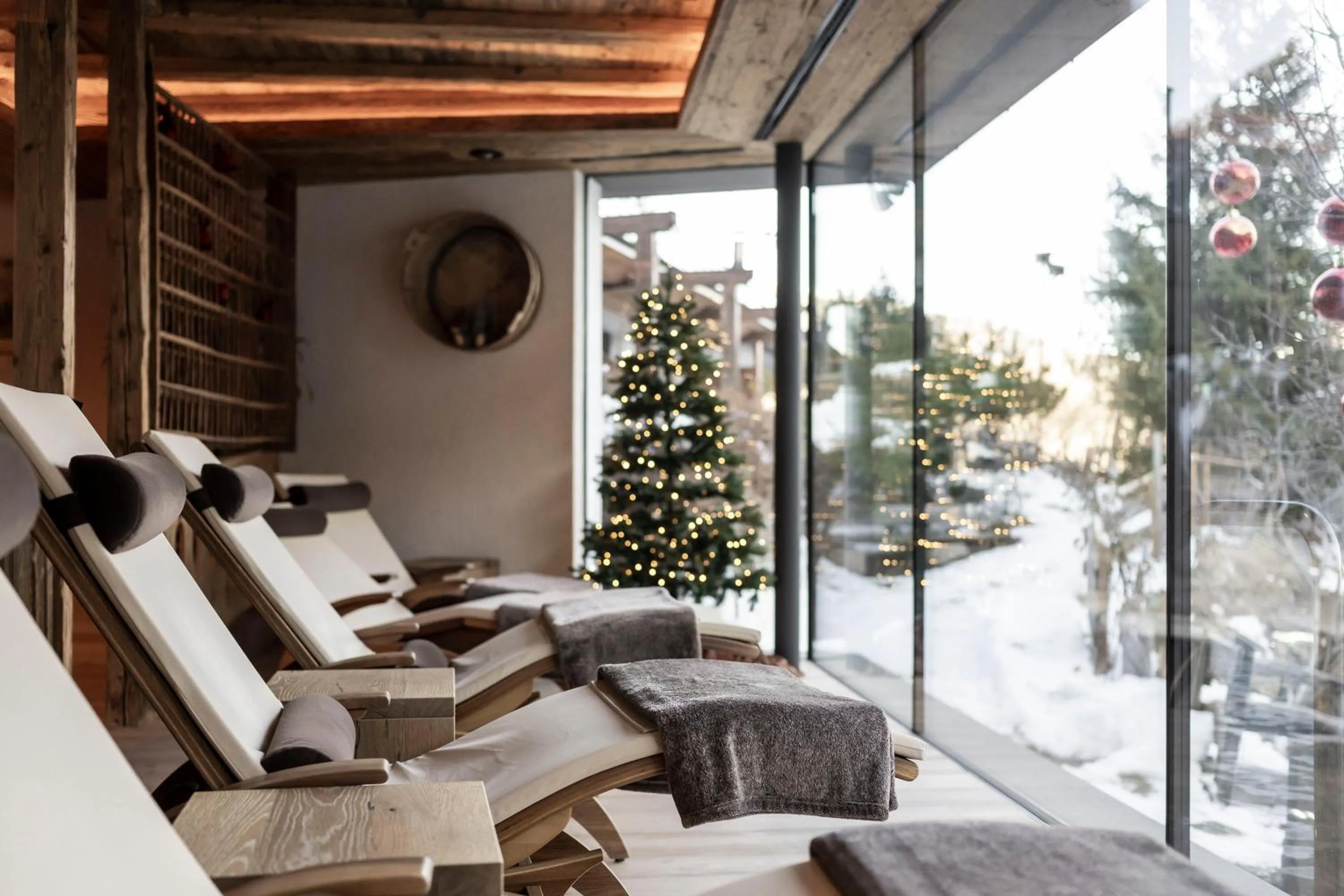 Swimming pool in Charmehotel Uhrerhof - Deur