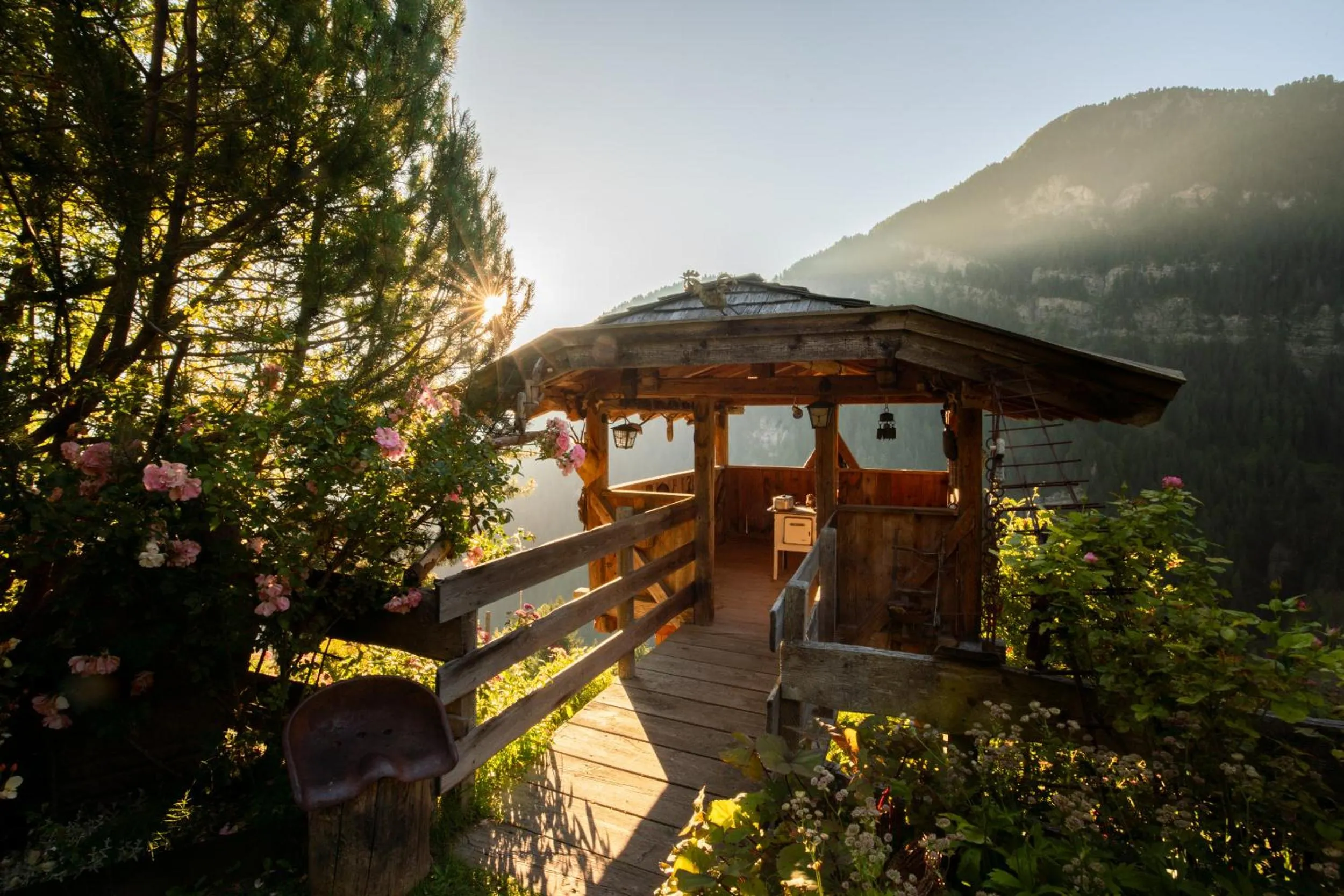 Garden in Charmehotel Uhrerhof - Deur