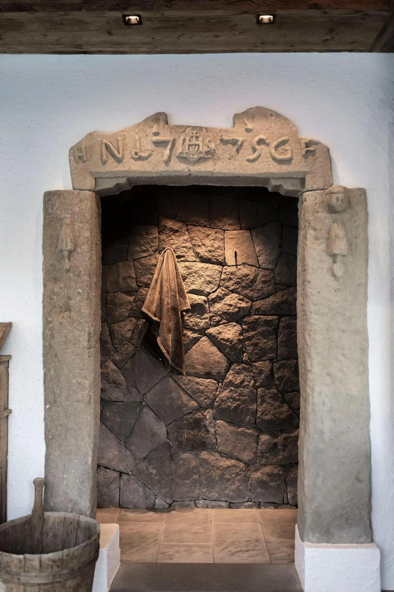 Swimming pool in Charmehotel Uhrerhof - Deur