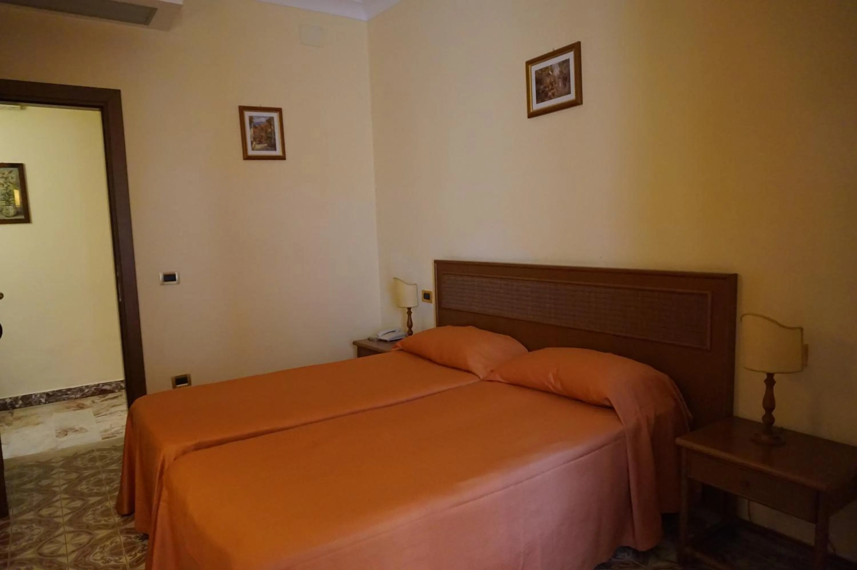 Photo of the whole room, Bed in Hotel Villa Bianca Resort